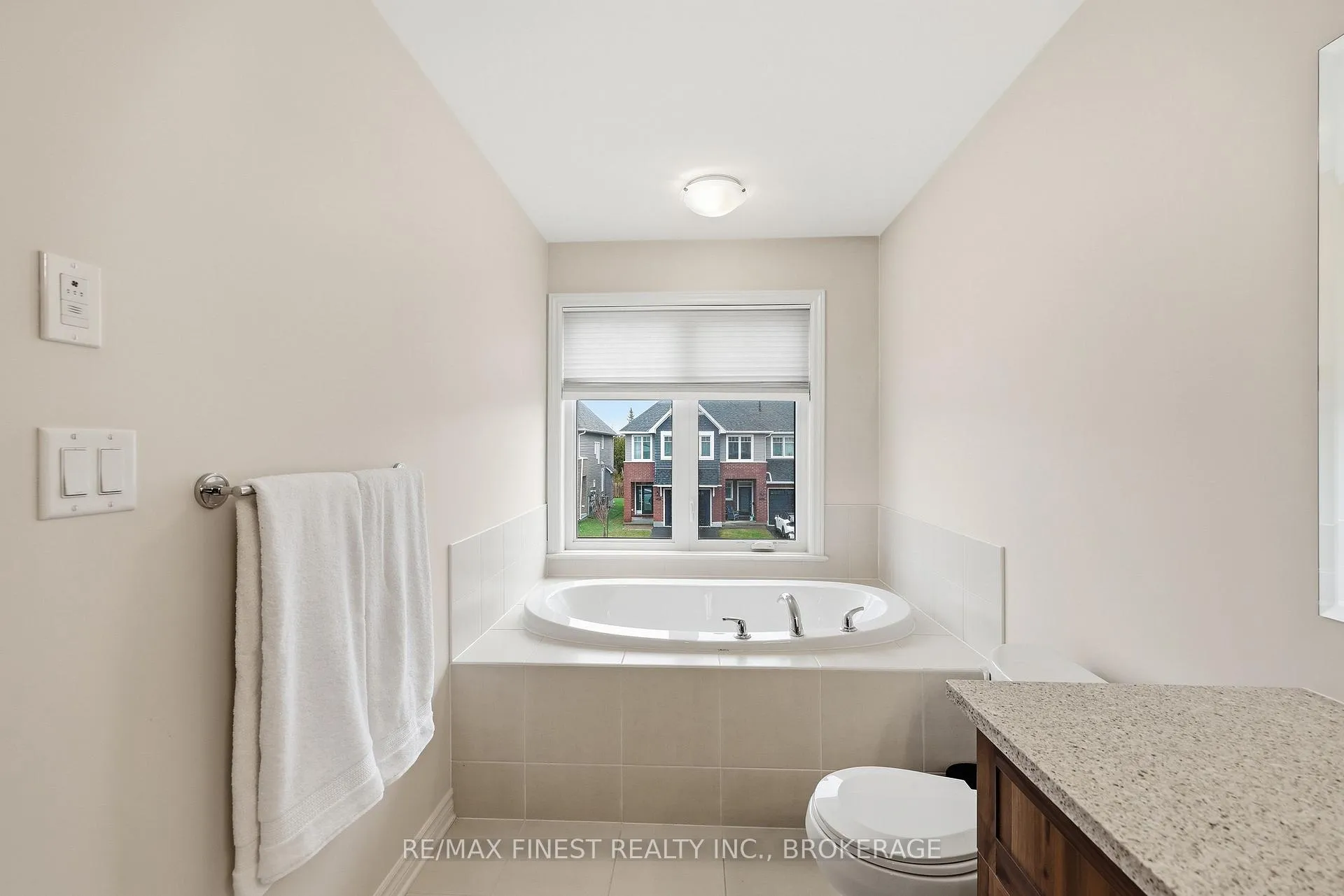 Photo 30 of 1669 Tenley Drive, Kingston, City Northwest — HOMEH