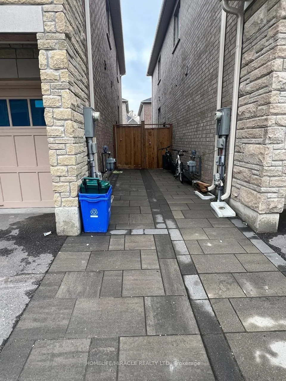Photo 3 of Unit Bsmt, 8 Reign Lane, Markham, Cedarwood — HOMEH
