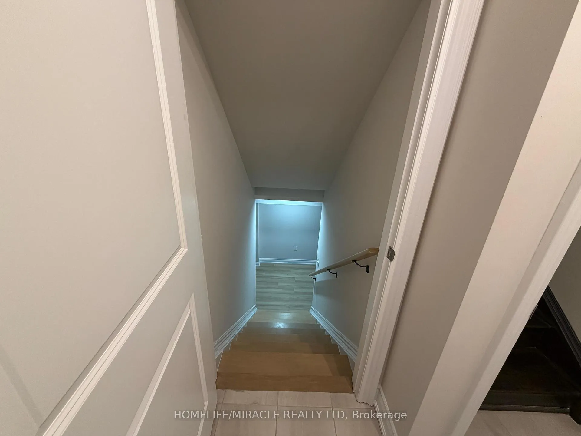 Photo 5 of Unit Bsmt, 8 Reign Lane, Markham, Cedarwood — HOMEH