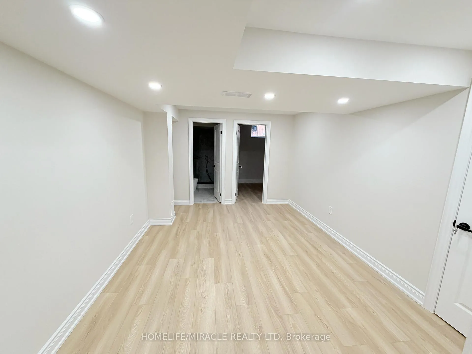 Photo 7 of Unit Bsmt, 8 Reign Lane, Markham, Cedarwood — HOMEH
