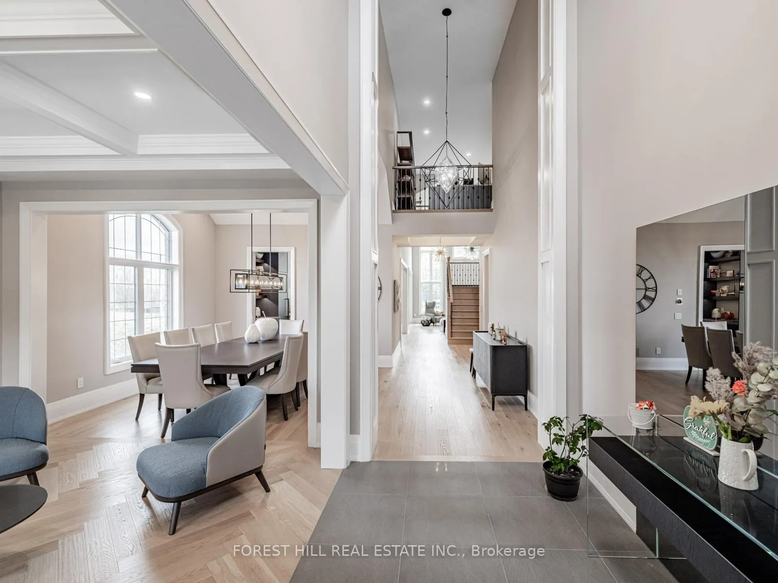 Photo 5 of 13 Pellegrini Drive, Vaughan, Kleinburg — HOMEH