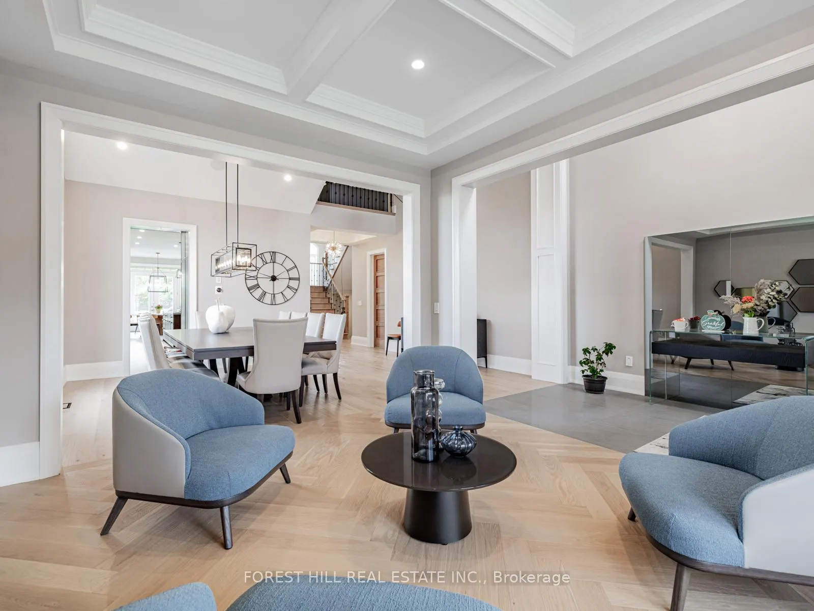 Photo 7 of 13 Pellegrini Drive, Vaughan, Kleinburg — HOMEH