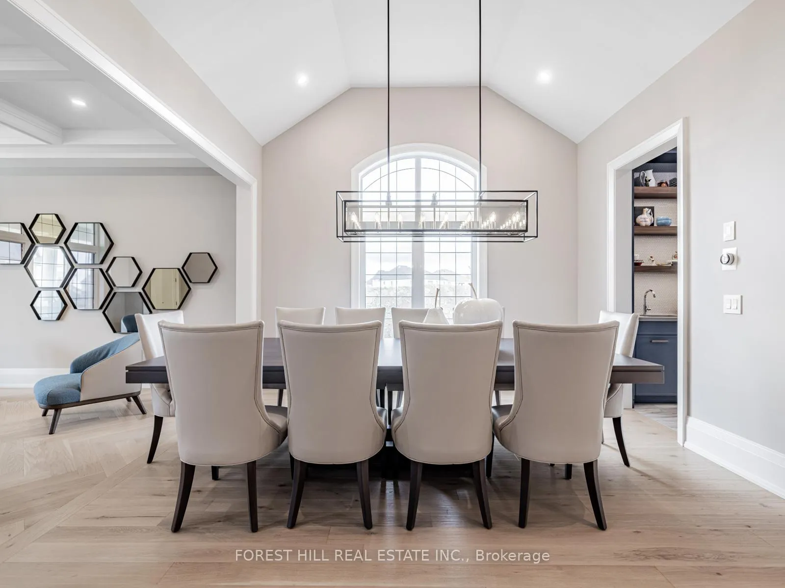Photo 8 of 13 Pellegrini Drive, Vaughan, Kleinburg — HOMEH