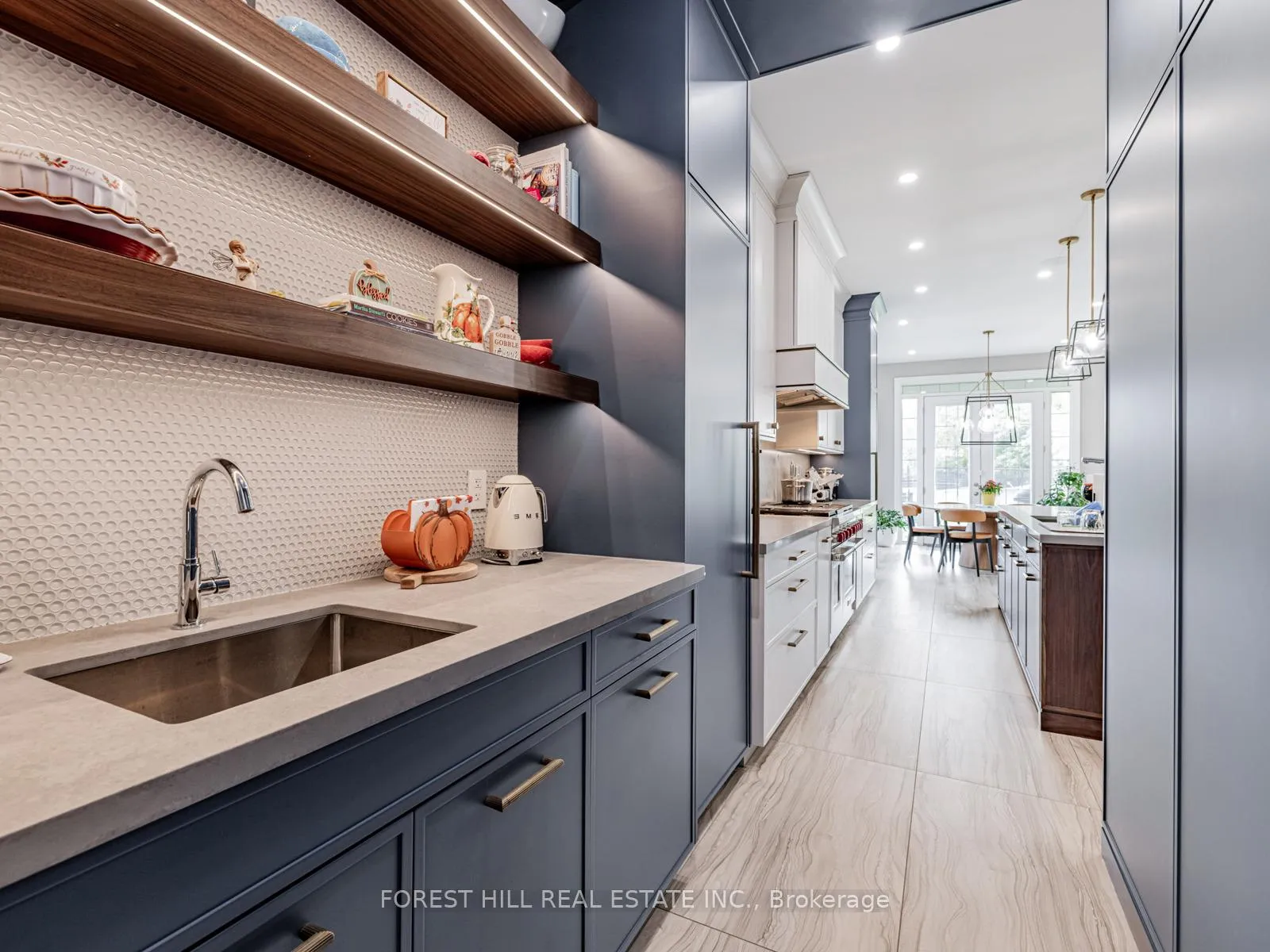 Photo 10 of 13 Pellegrini Drive, Vaughan, Kleinburg — HOMEH