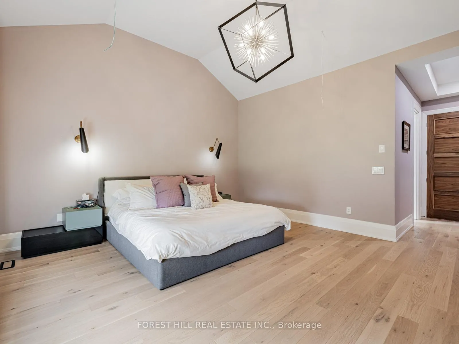 Photo 24 of 13 Pellegrini Drive, Vaughan, Kleinburg — HOMEH