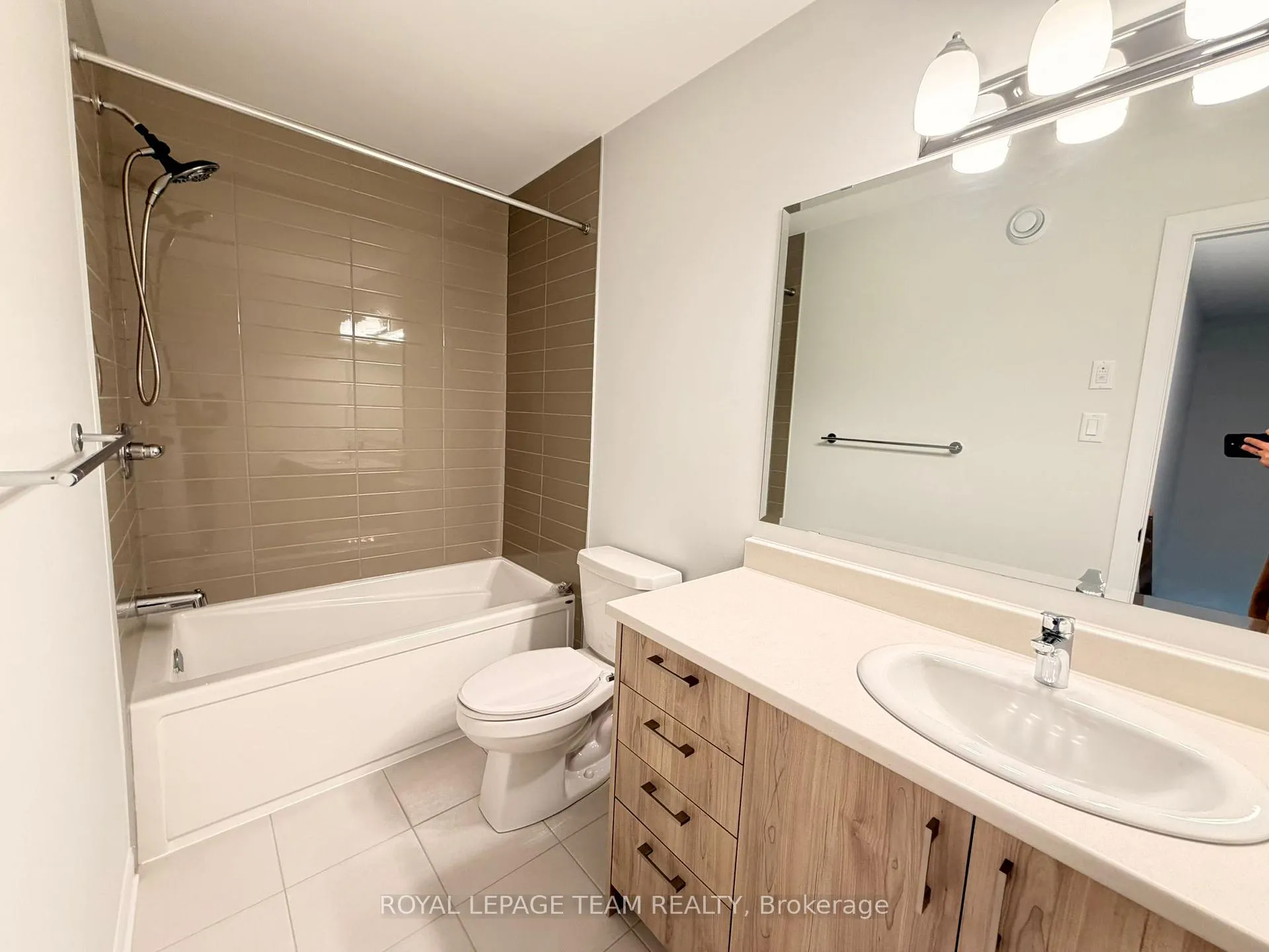 Photo 18 of 284 Bankside Way, Ottawa, Barrhaven - Half Moon Bay — HOMEH