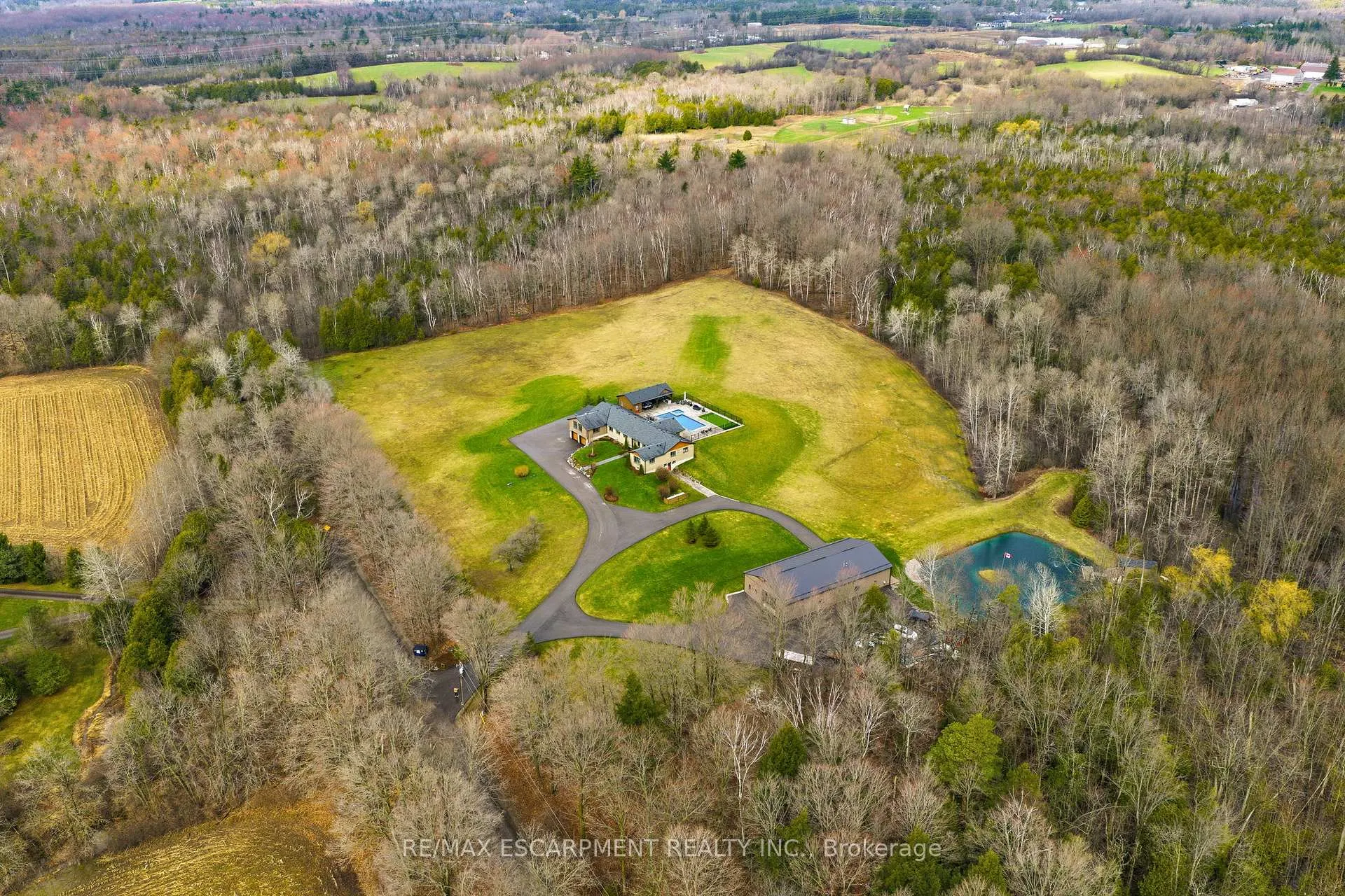 Photo 3 of 1371 10th Concession Road W, Hamilton, Rural Flamborough — HOMEH