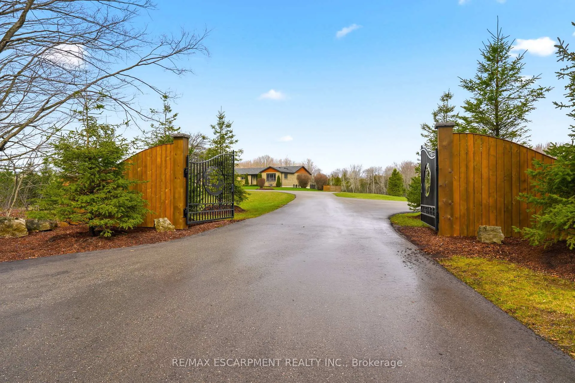 Photo 5 of 1371 10th Concession Road W, Hamilton, Rural Flamborough — HOMEH