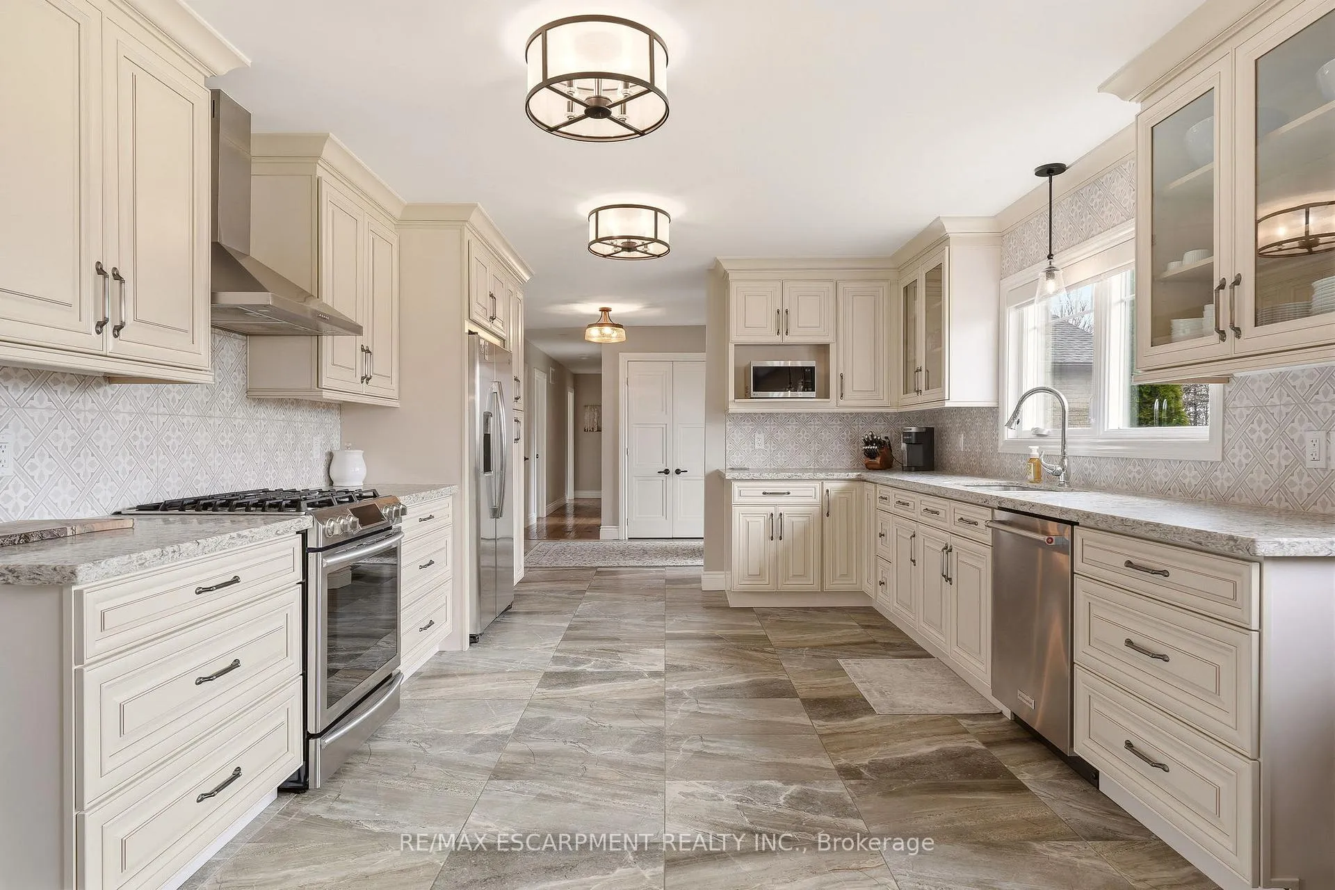 Photo 7 of 1371 10th Concession Road W, Hamilton, Rural Flamborough — HOMEH