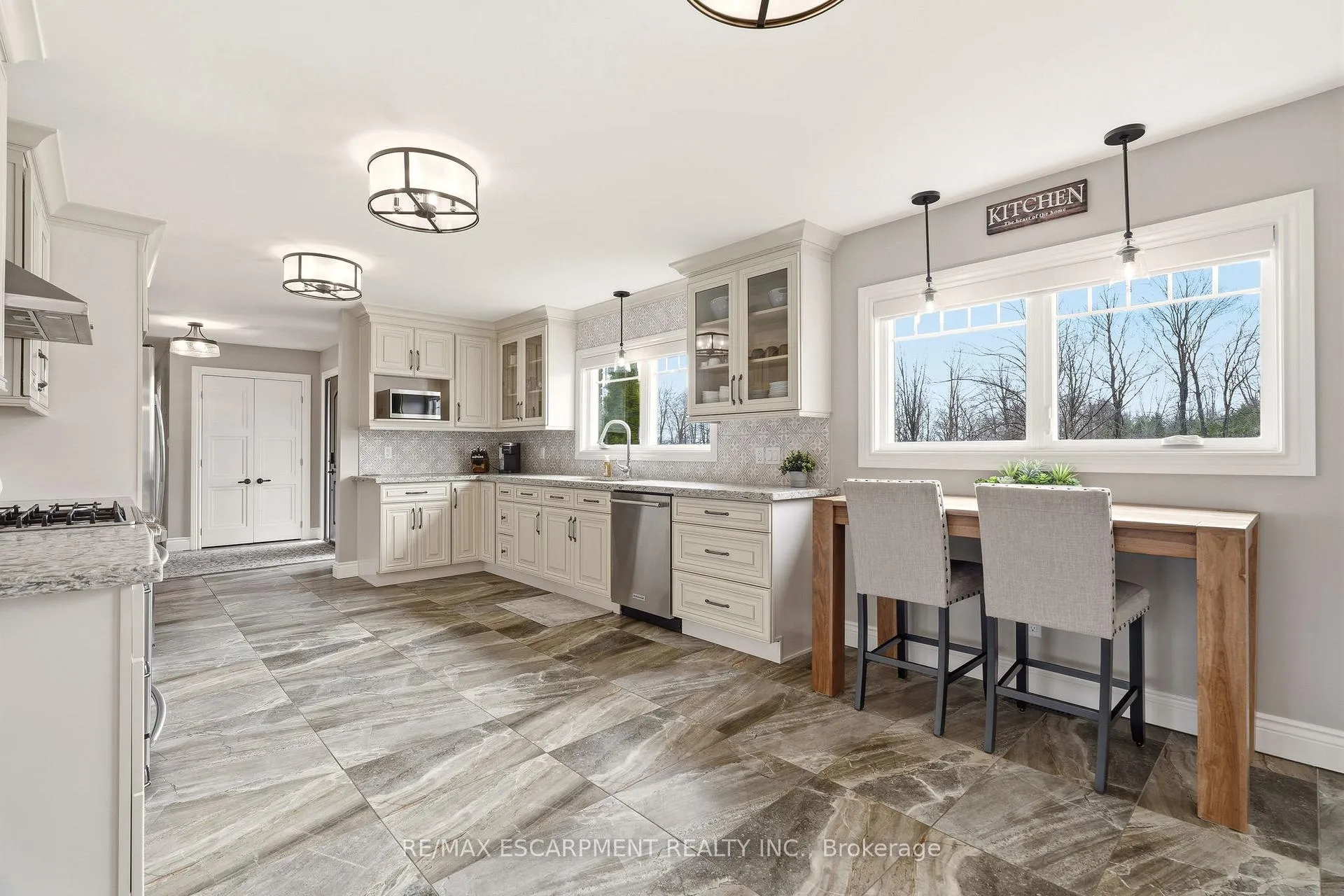 Photo 8 of 1371 10th Concession Road W, Hamilton, Rural Flamborough — HOMEH
