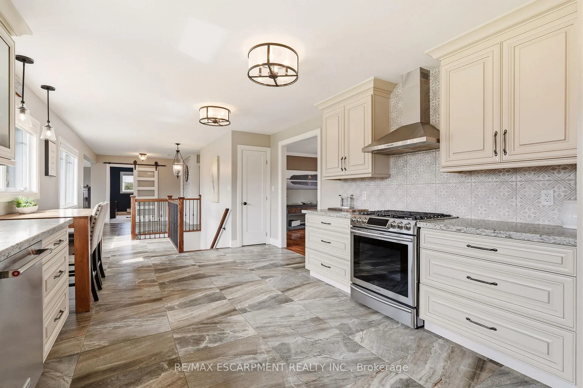 Photo 9 of 1371 10th Concession Road W, Hamilton, Rural Flamborough — HOMEH
