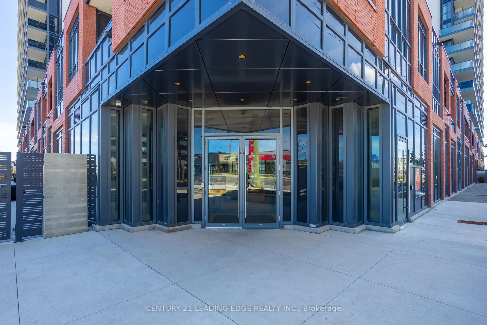 Photo 3 of Unit 2610, 2545 Simcoe Street N, Oshawa, Windfields — HOMEH