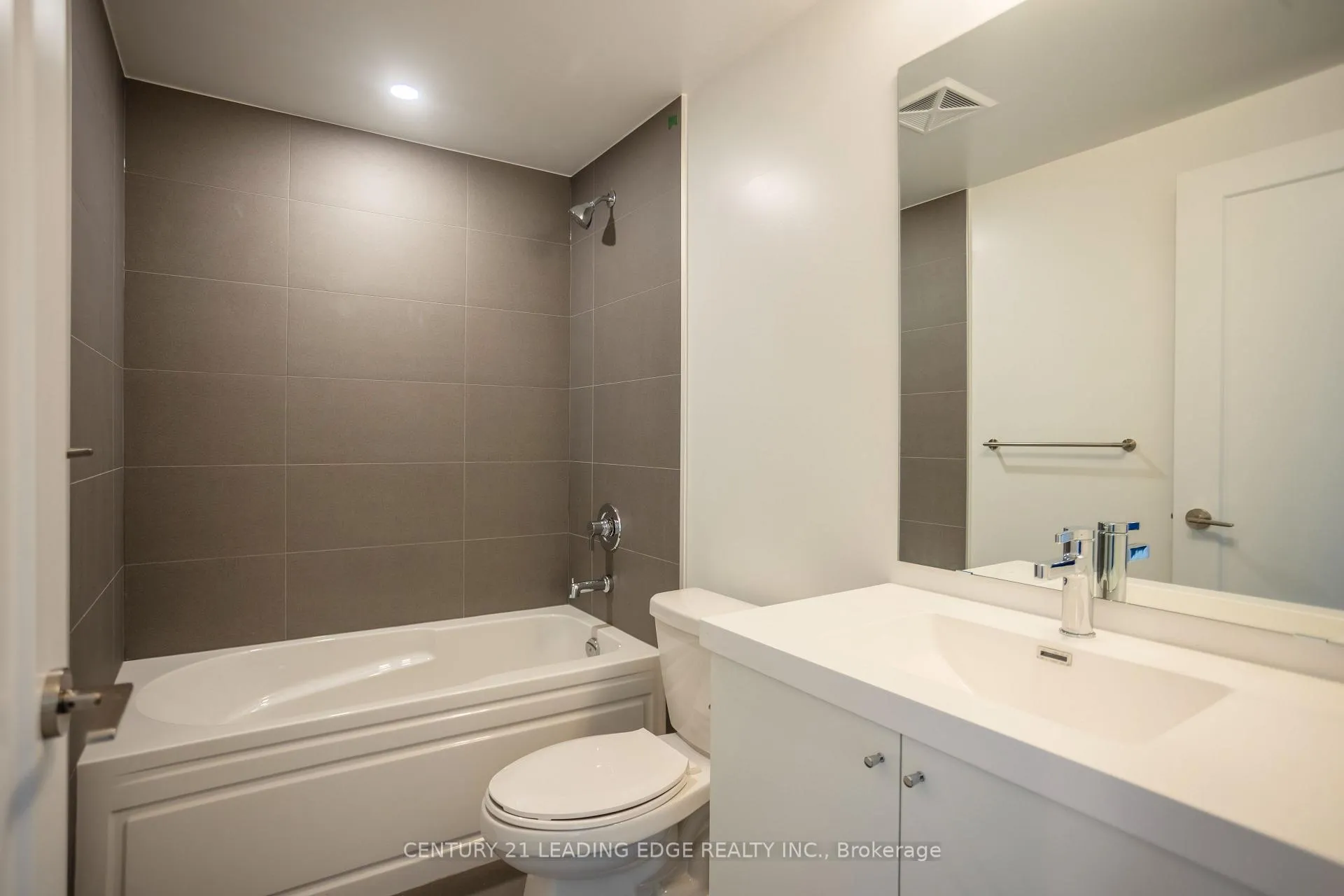 Photo 9 of Unit 2610, 2545 Simcoe Street N, Oshawa, Windfields — HOMEH