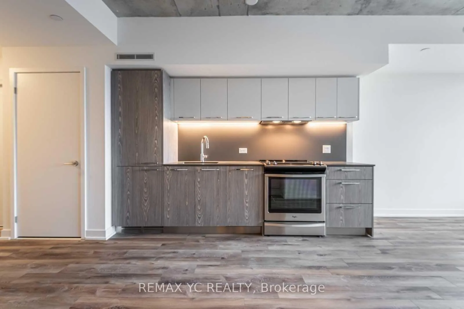 Photo 2 of Unit 923, 30 Baseball Place, Toronto, South Riverdale — HOMEH