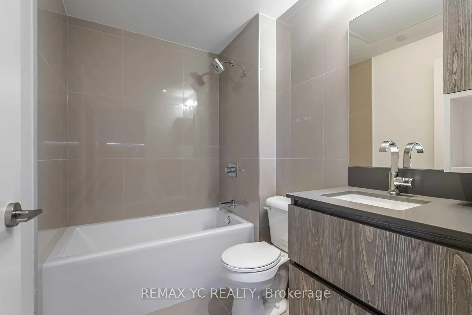 Photo 11 of Unit 923, 30 Baseball Place, Toronto, South Riverdale — HOMEH