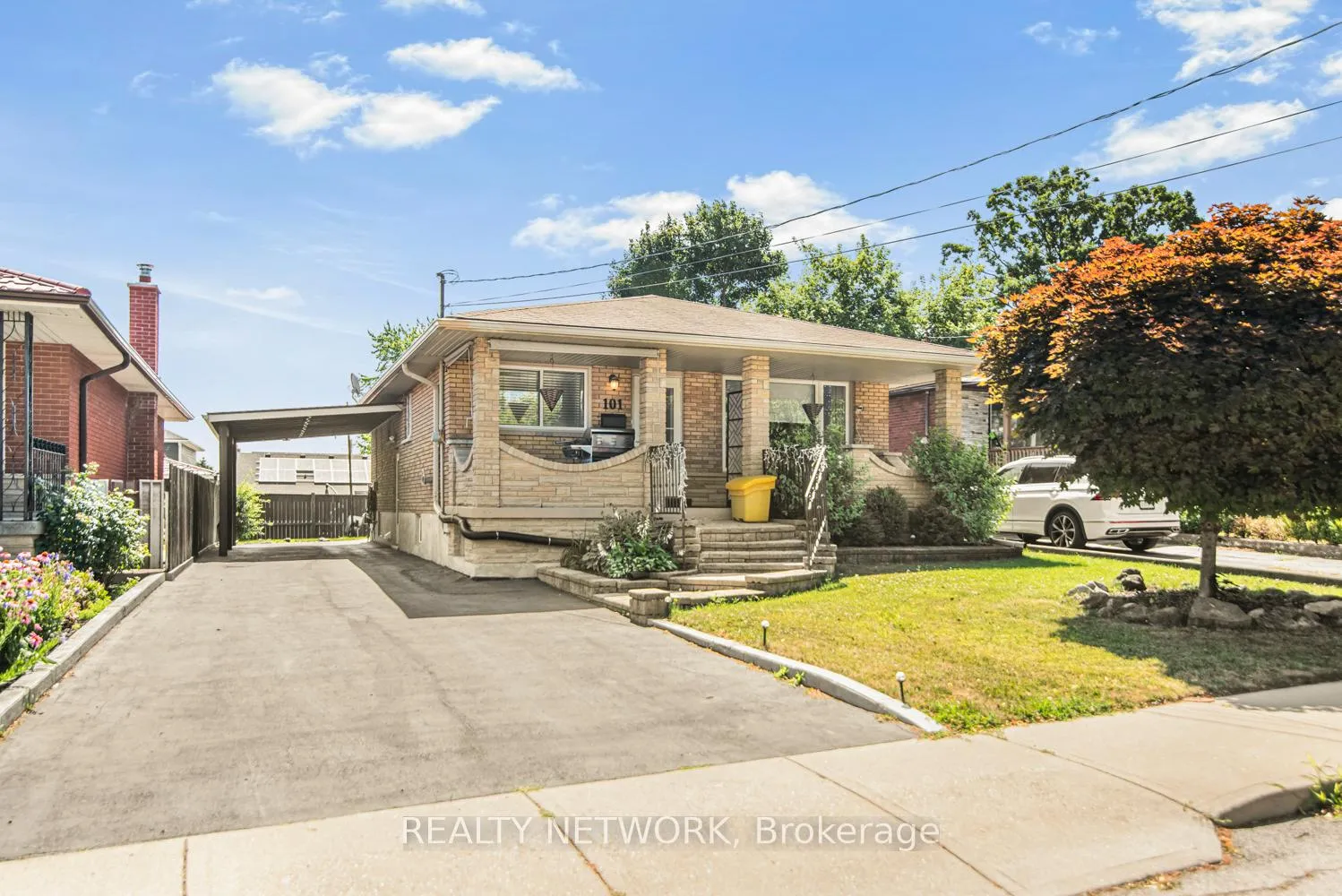 Photo 1 of 101 Victor Boulevard, Hamilton, Greeningdon — HOMEH