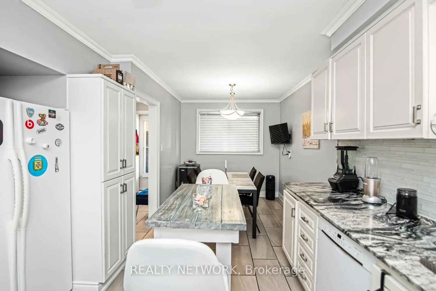 Photo 12 of 101 Victor Boulevard, Hamilton, Greeningdon — HOMEH