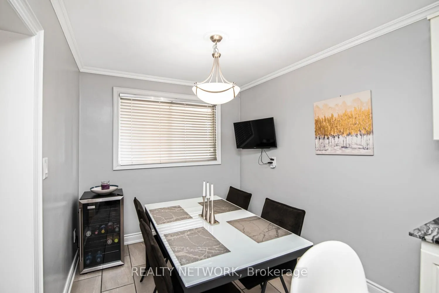 Photo 13 of 101 Victor Boulevard, Hamilton, Greeningdon — HOMEH