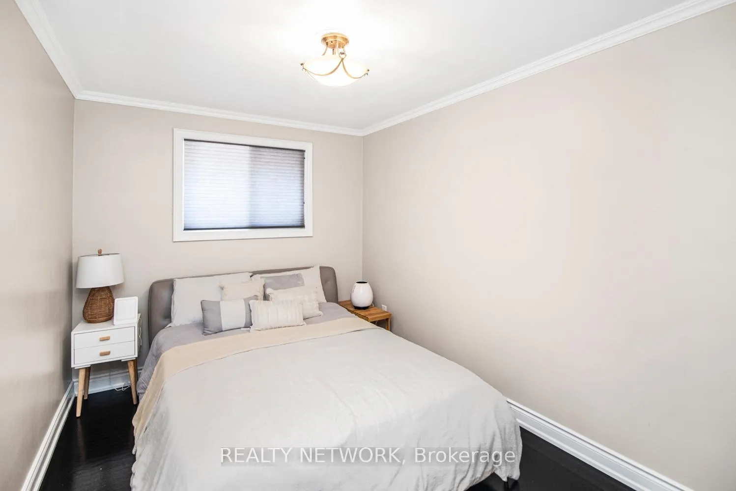 Photo 19 of 101 Victor Boulevard, Hamilton, Greeningdon — HOMEH