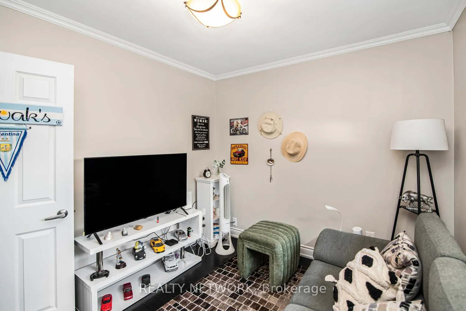 Photo 22 of 101 Victor Boulevard, Hamilton, Greeningdon — HOMEH