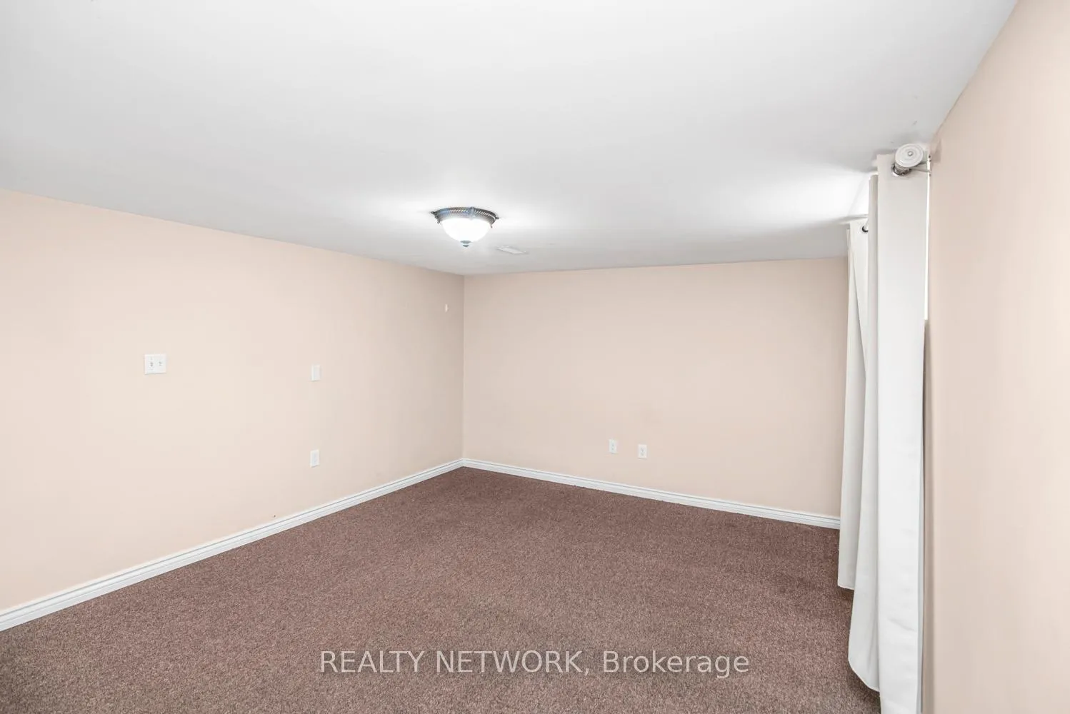 Photo 36 of 101 Victor Boulevard, Hamilton, Greeningdon — HOMEH