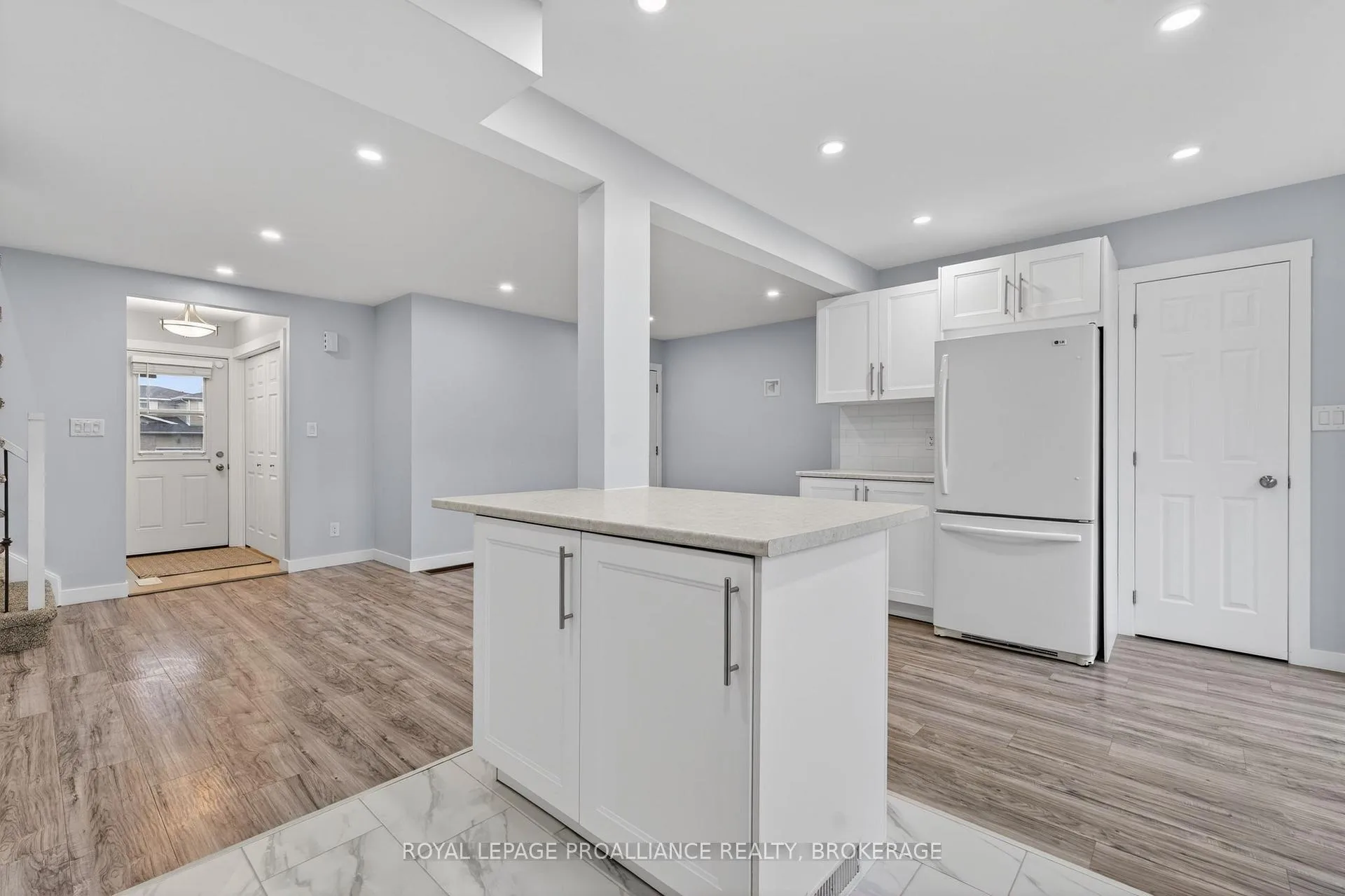 Photo 13 of 894 Littlestone Crescent, Kingston, East Gardiners Rd — HOMEH