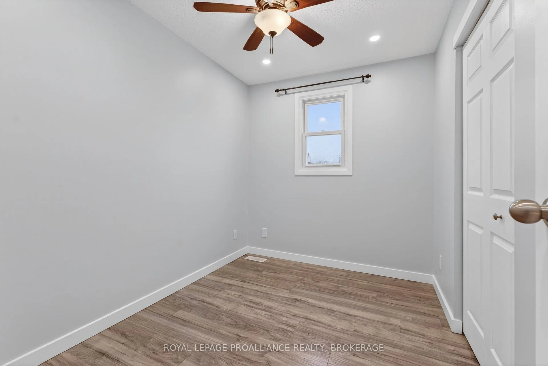Photo 21 of 894 Littlestone Crescent, Kingston, East Gardiners Rd — HOMEH