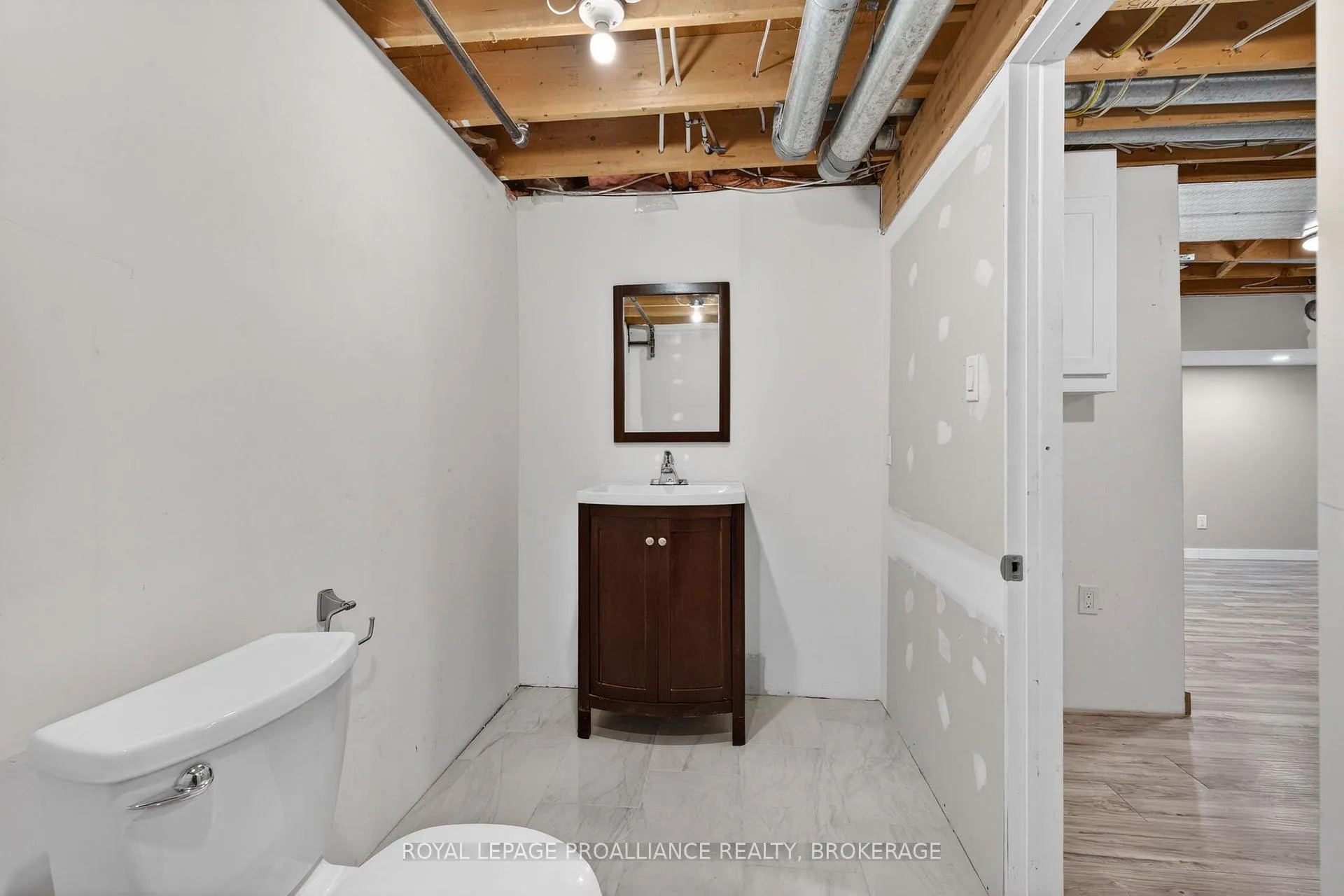 Photo 26 of 894 Littlestone Crescent, Kingston, East Gardiners Rd — HOMEH