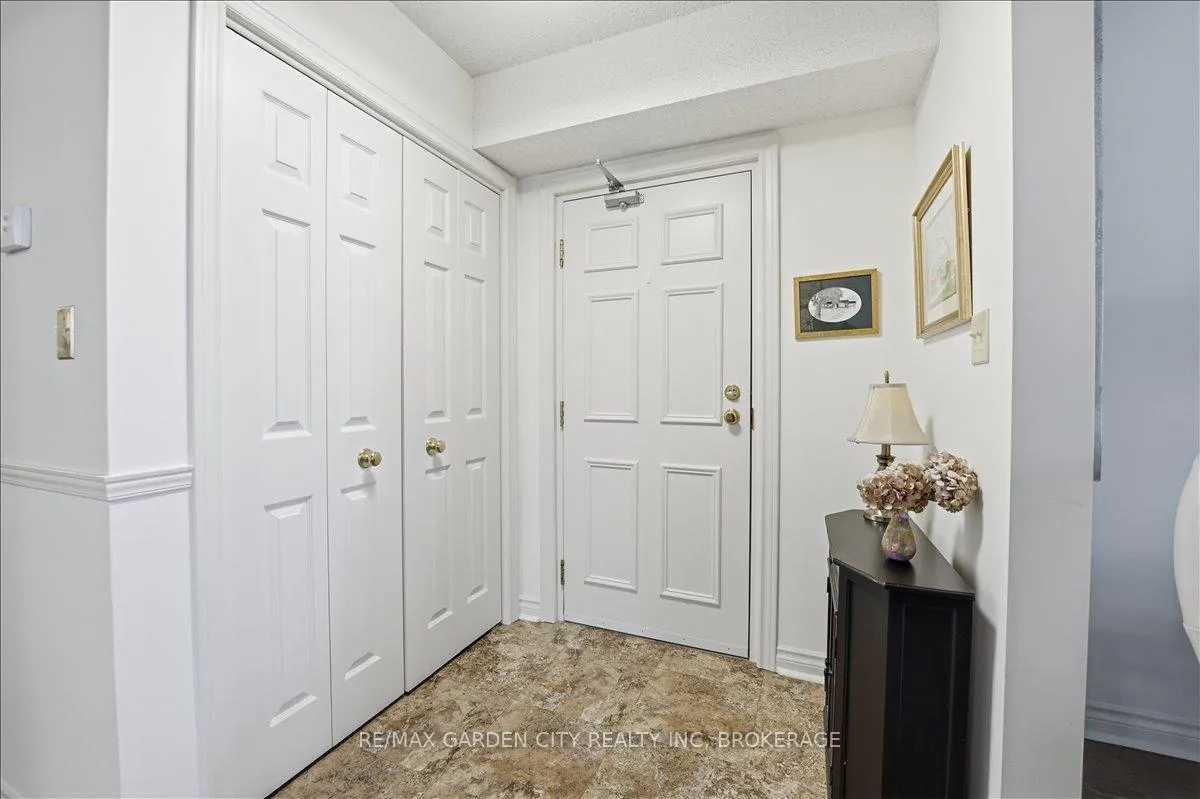 Photo 3 of Unit 104, 433 Linwell Road, St. Catharines, Bunting/Linwell — HOMEH