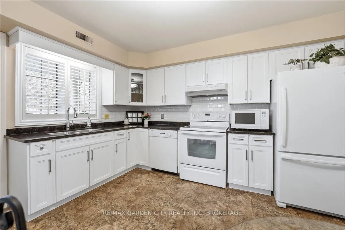Photo 11 of Unit 104, 433 Linwell Road, St. Catharines, Bunting/Linwell — HOMEH