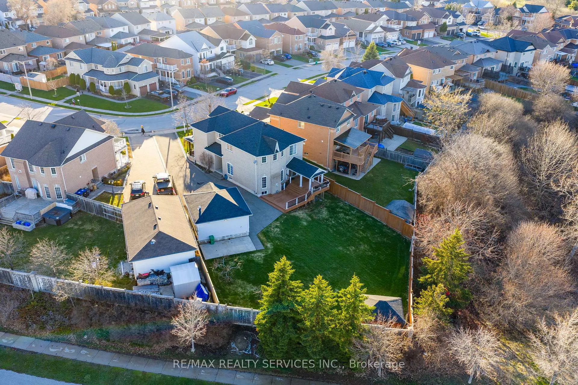 Photo 3 of 96 Porchlight Road, Brampton, Fletcher's Creek Village — HOMEH