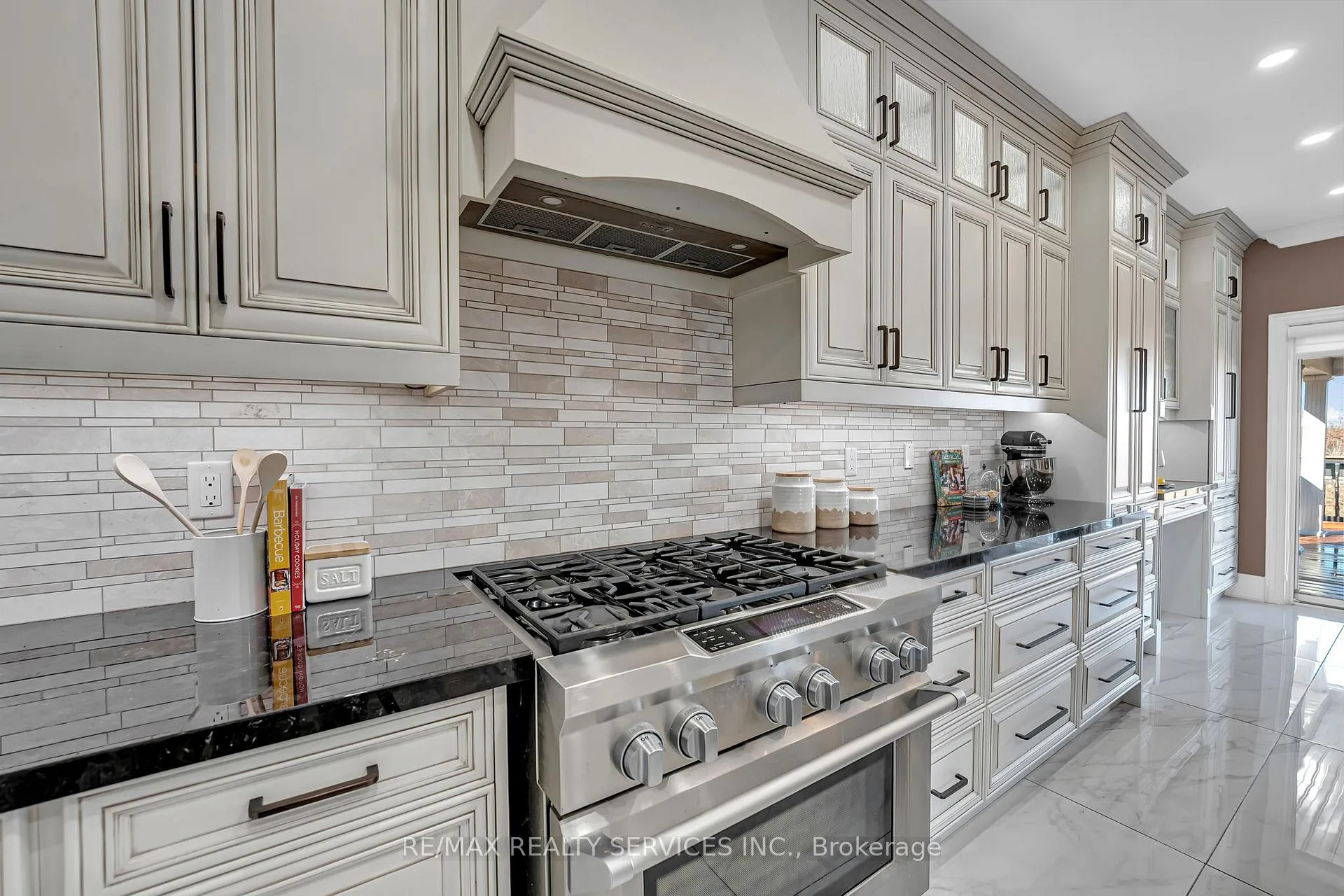 Photo 12 of 96 Porchlight Road, Brampton, Fletcher's Creek Village — HOMEH