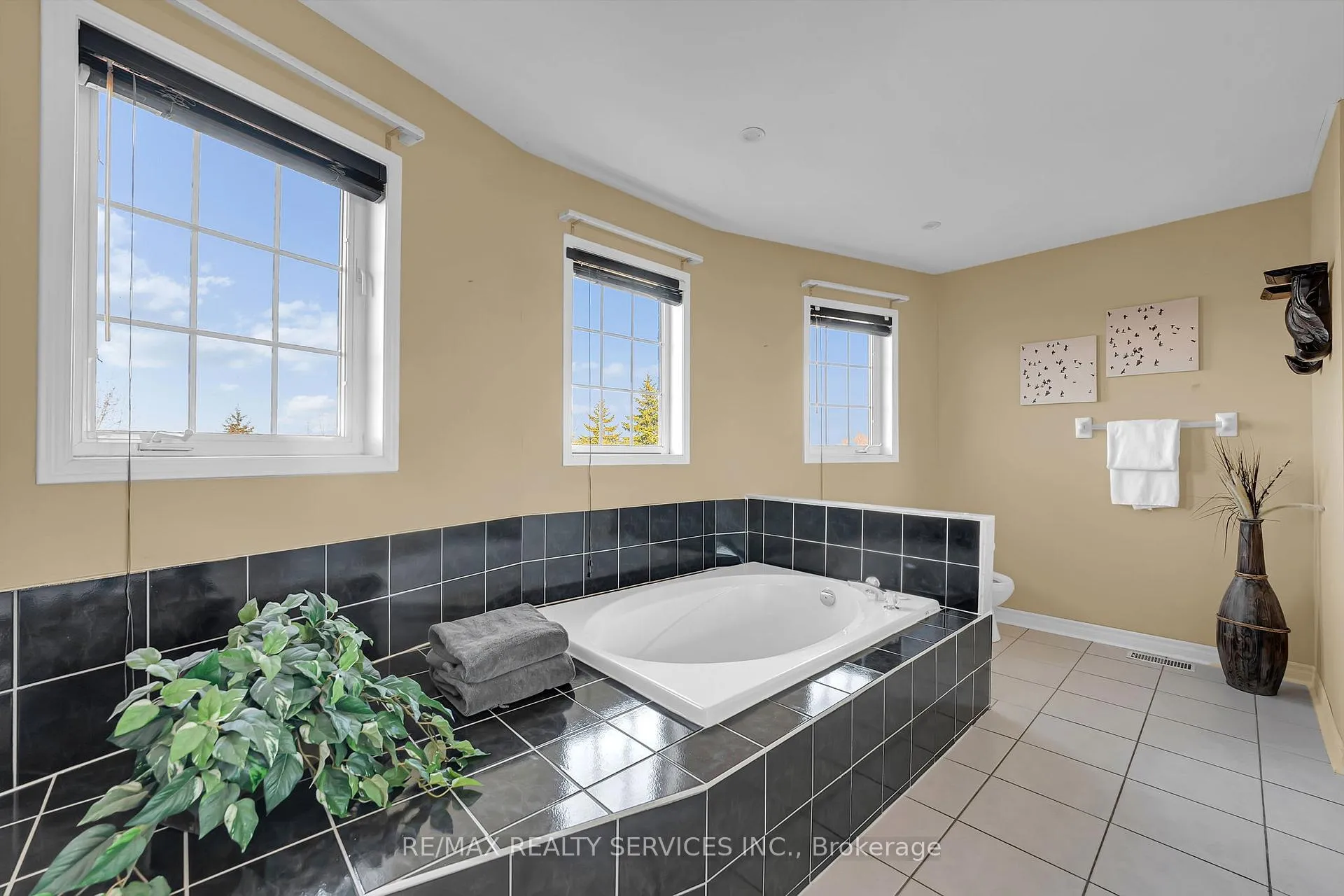 Photo 27 of 96 Porchlight Road, Brampton, Fletcher's Creek Village — HOMEH