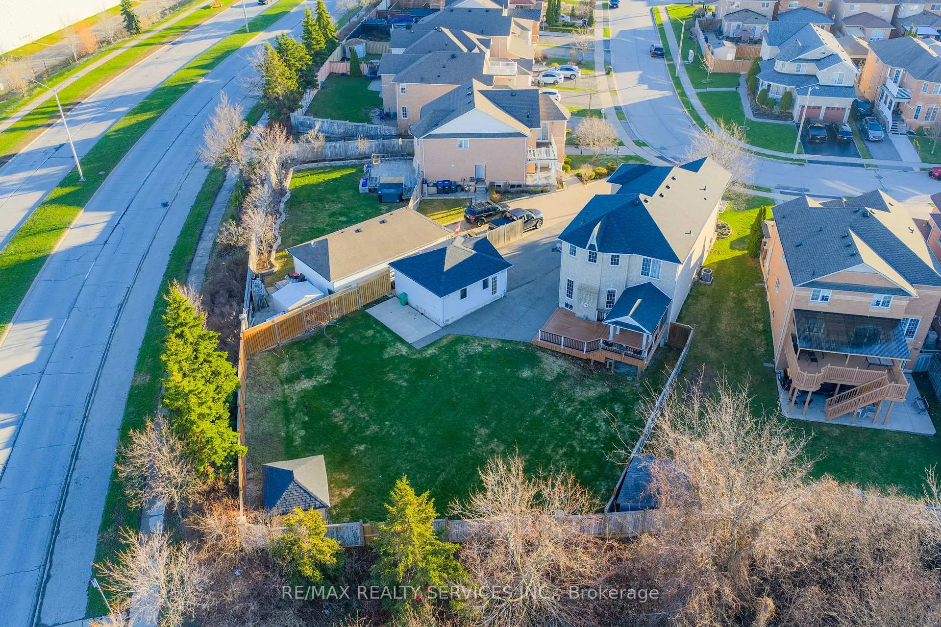 Photo 43 of 96 Porchlight Road, Brampton, Fletcher's Creek Village — HOMEH