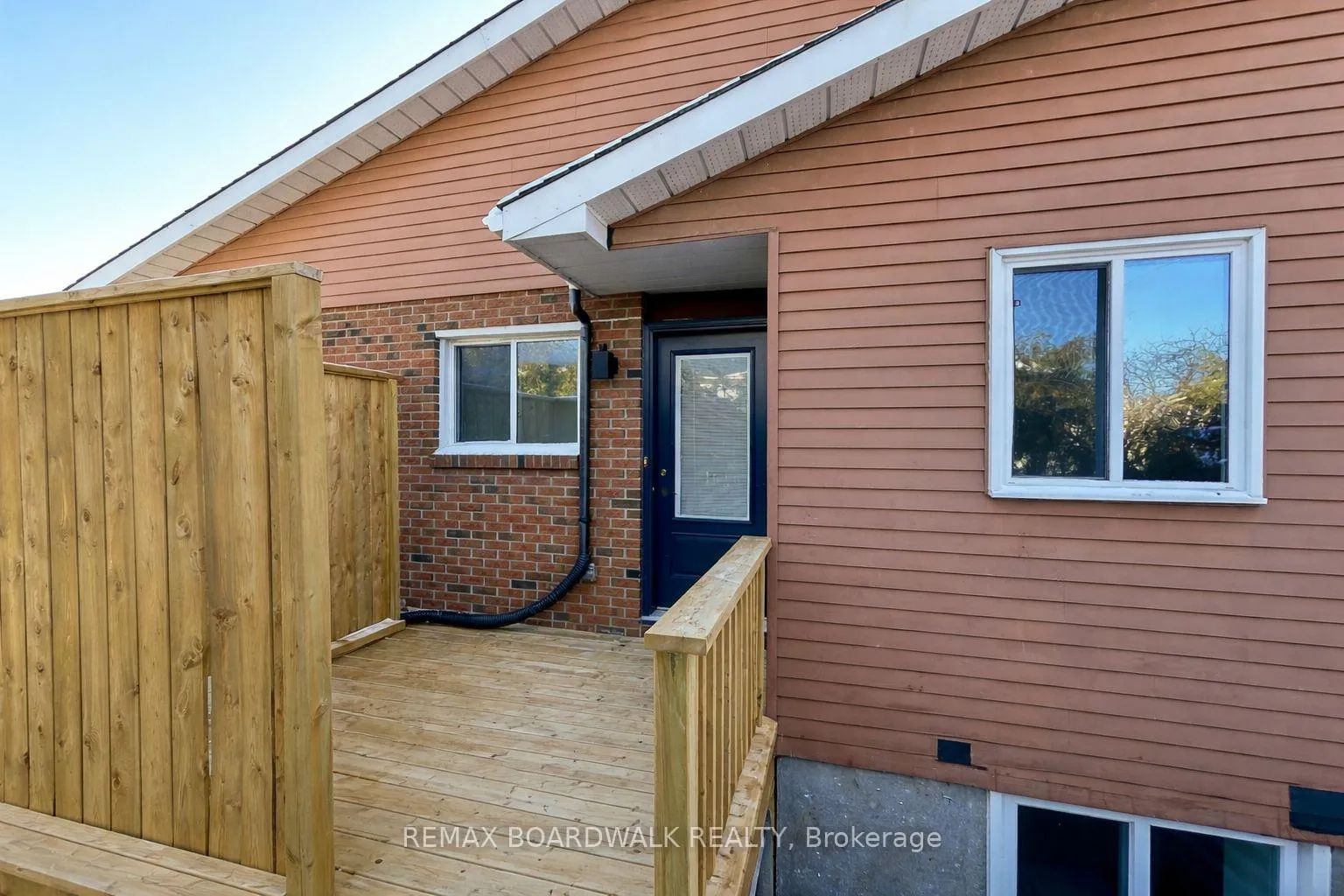 Photo 1 of Unit B, 300 Dalehurst Drive, Ottawa, Tanglewood — HOMEH