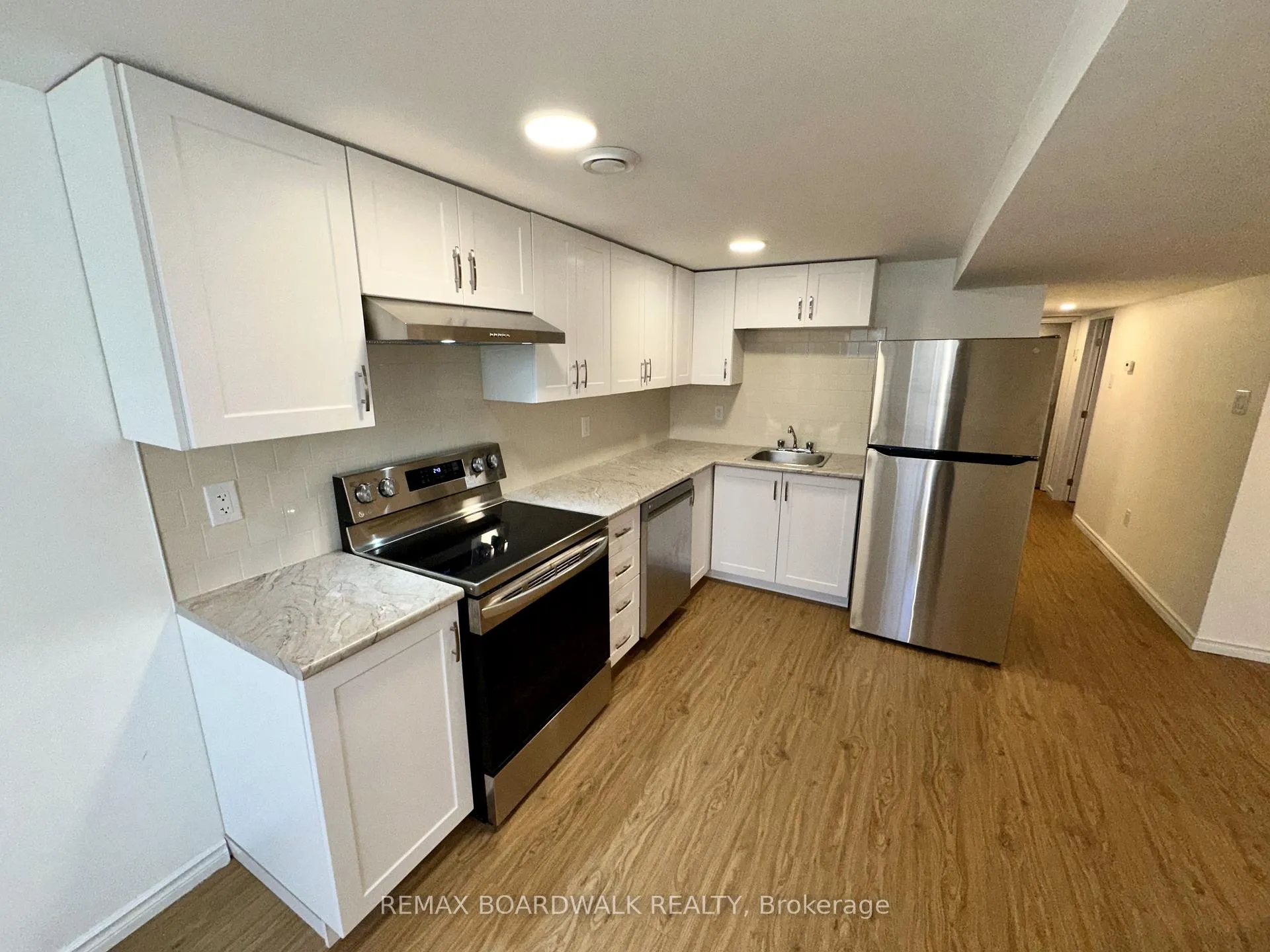 Photo 7 of Unit B, 300 Dalehurst Drive, Ottawa, Tanglewood — HOMEH