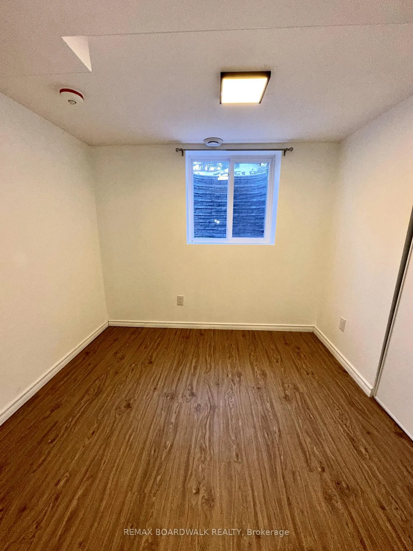 Photo 9 of Unit B, 300 Dalehurst Drive, Ottawa, Tanglewood — HOMEH