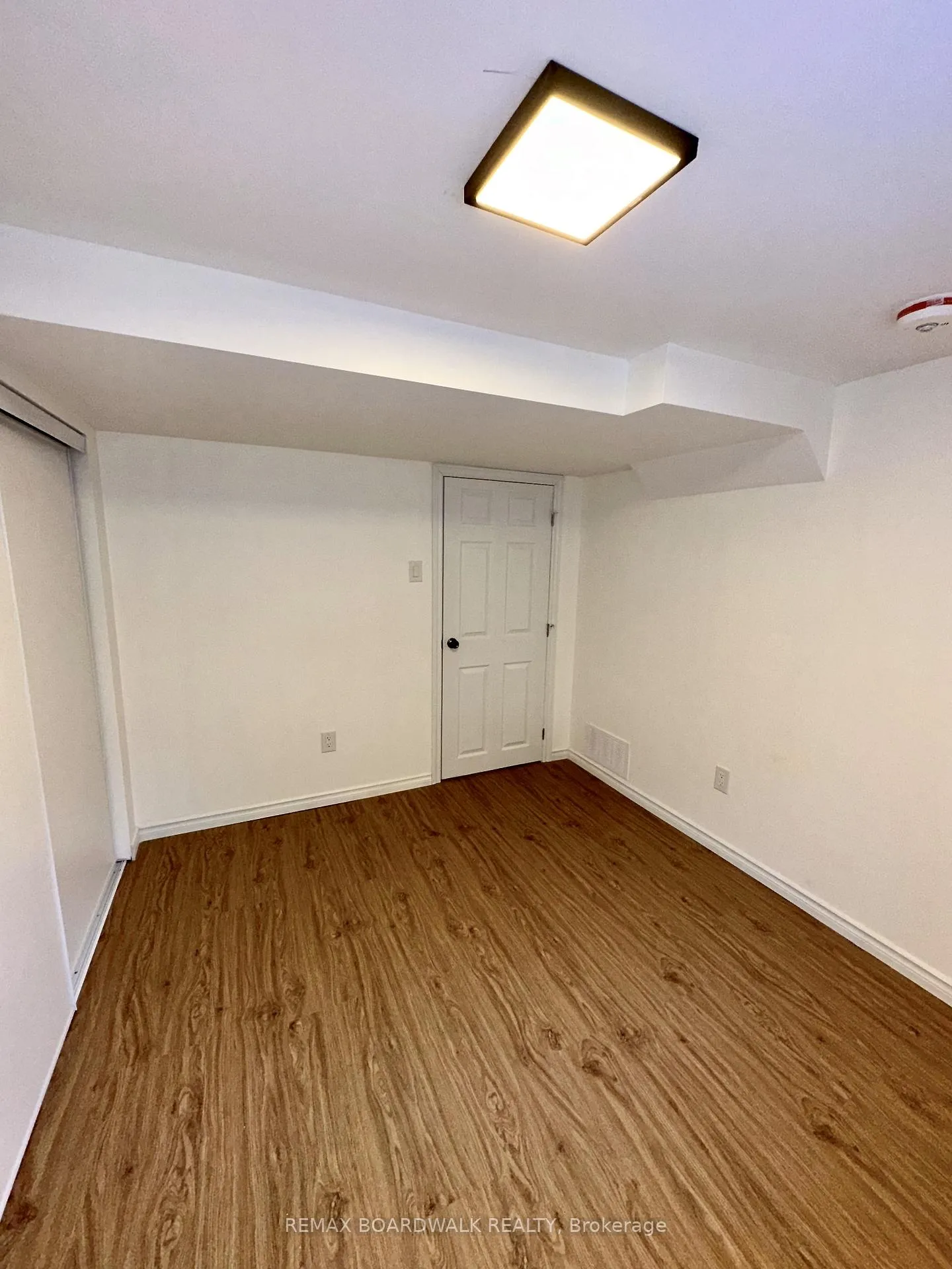 Photo 10 of Unit B, 300 Dalehurst Drive, Ottawa, Tanglewood — HOMEH