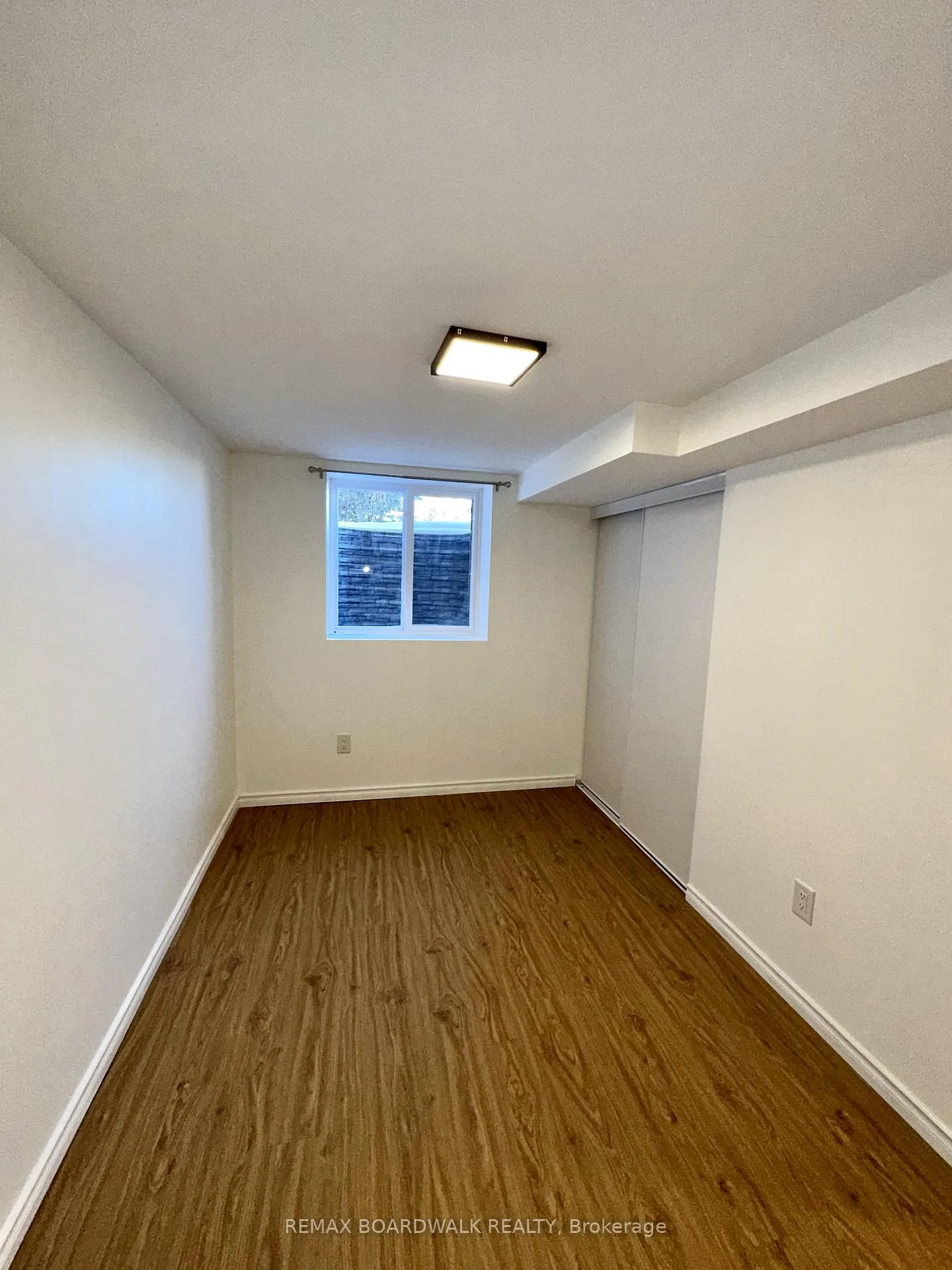 Photo 12 of Unit B, 300 Dalehurst Drive, Ottawa, Tanglewood — HOMEH
