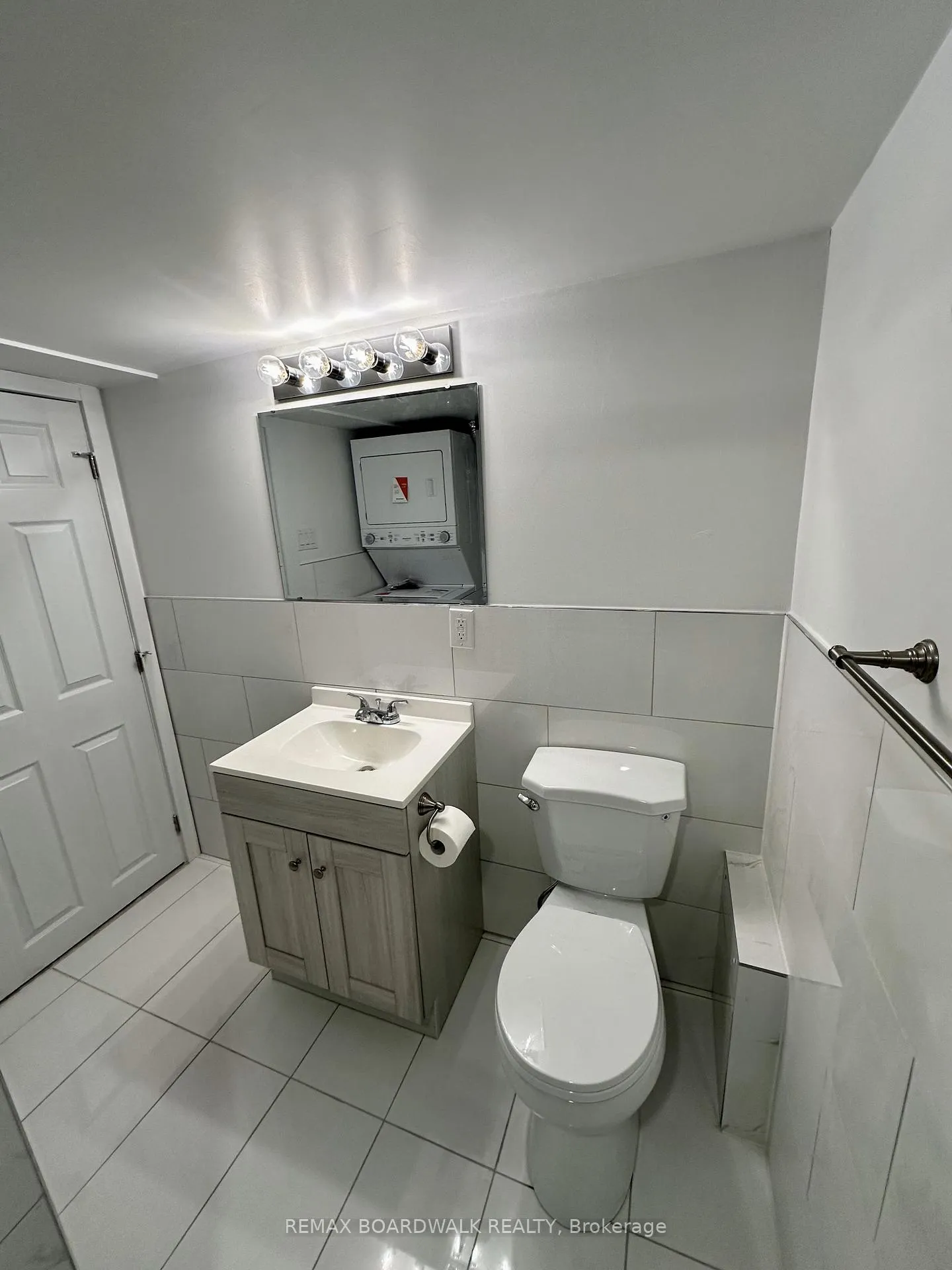 Photo 18 of Unit B, 300 Dalehurst Drive, Ottawa, Tanglewood — HOMEH