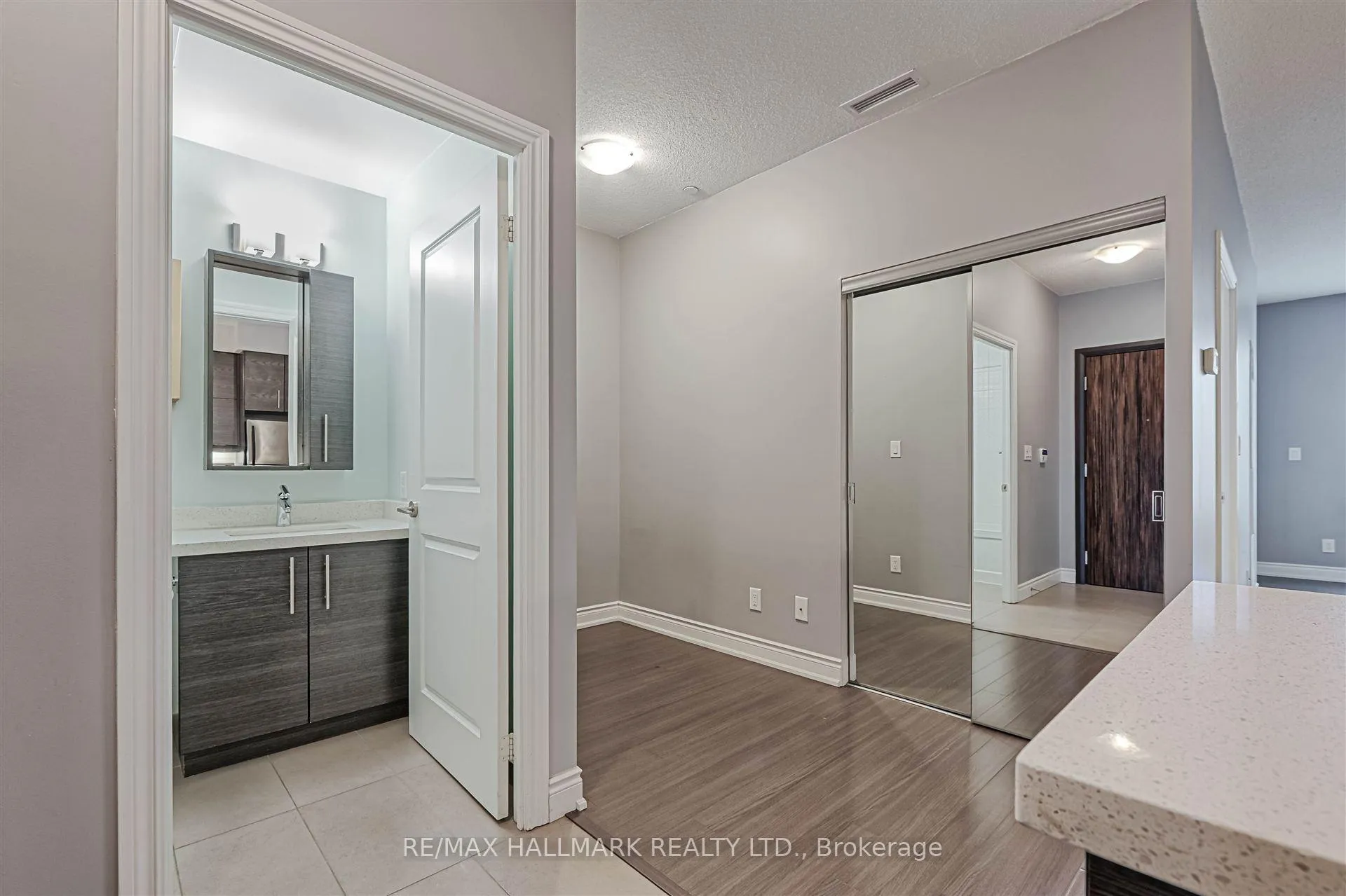 Photo 5 of Unit 110, 277 South Park Road, Markham, Commerce Valley — HOMEH