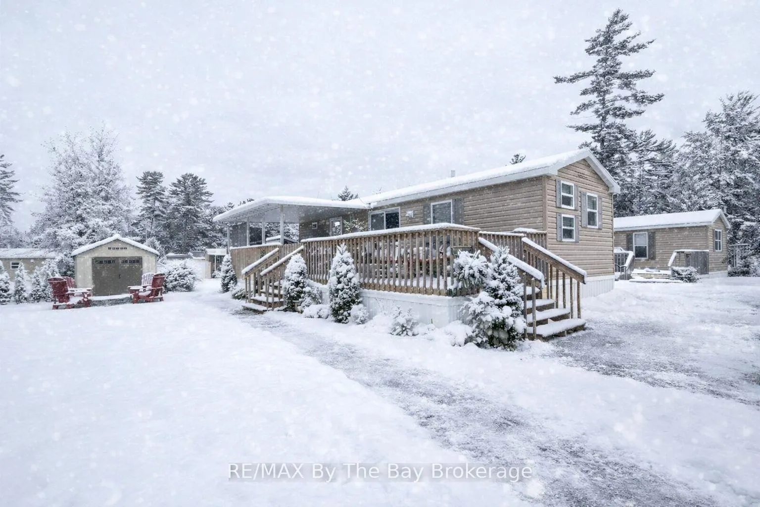 Photo 2 of 16 Kenora Trail, Wasaga Beach — HOMEH