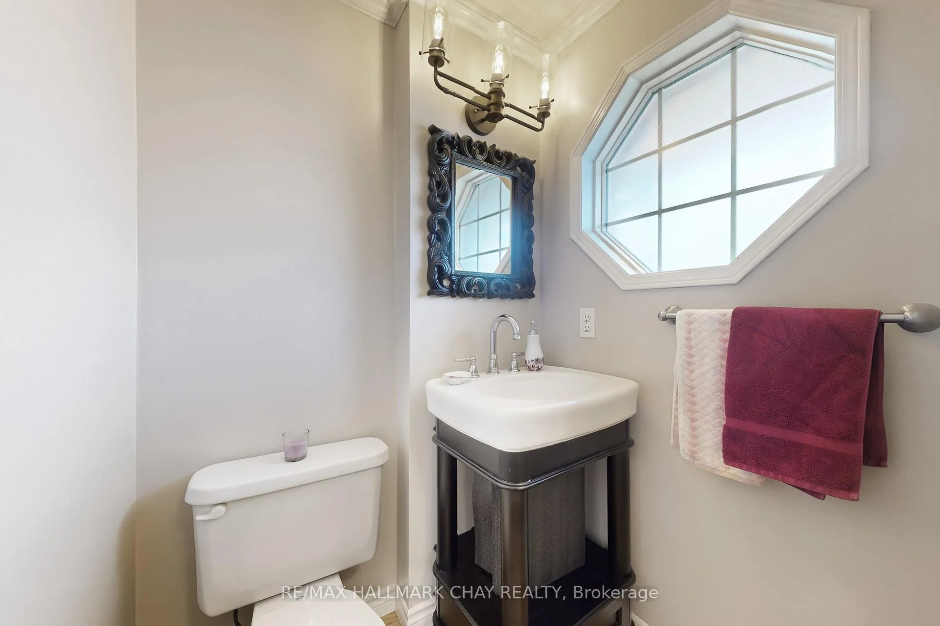 Photo 13 of 87 Wessenger Drive, Barrie, Holly — HOMEH