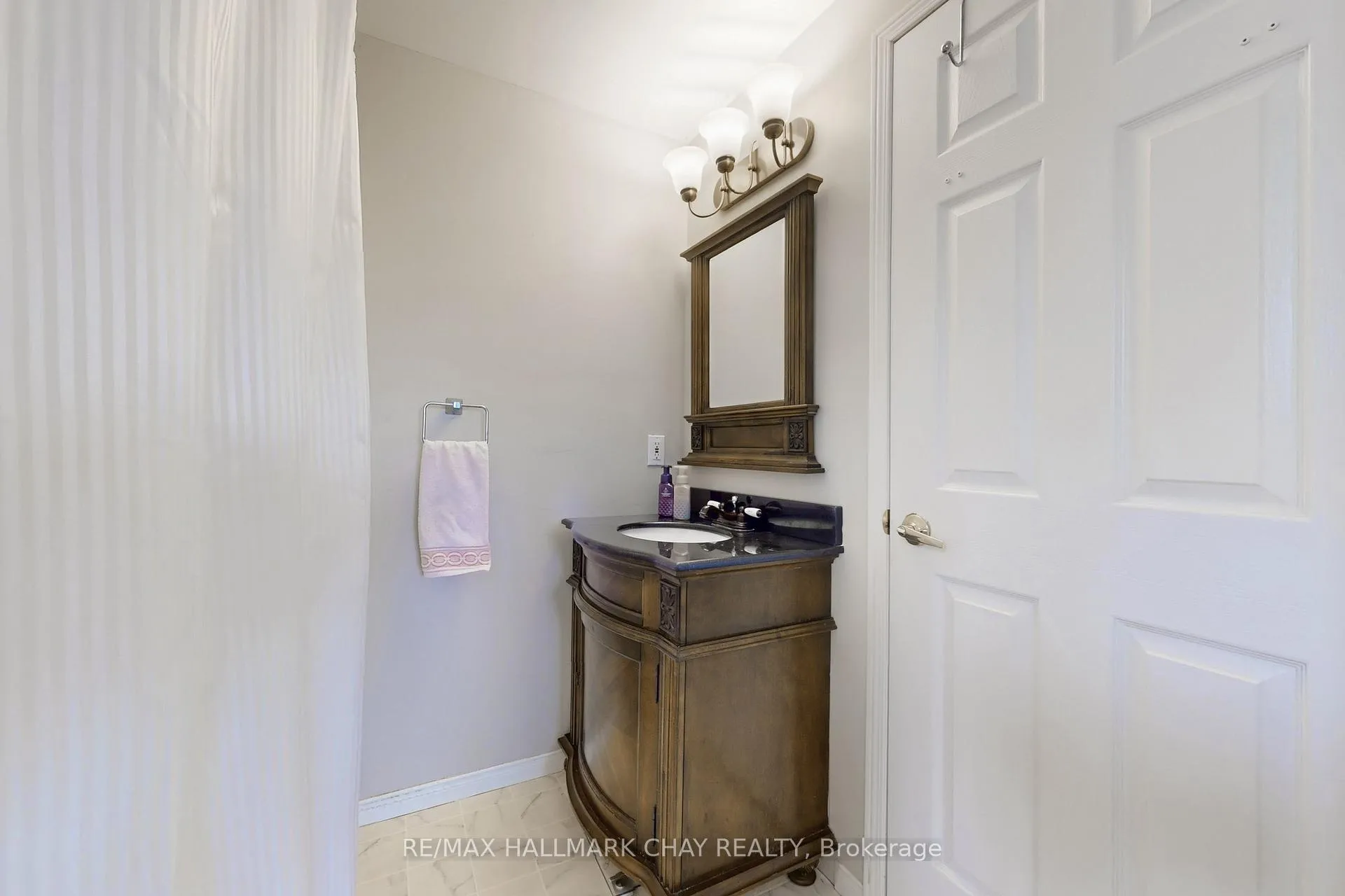 Photo 19 of 87 Wessenger Drive, Barrie, Holly — HOMEH