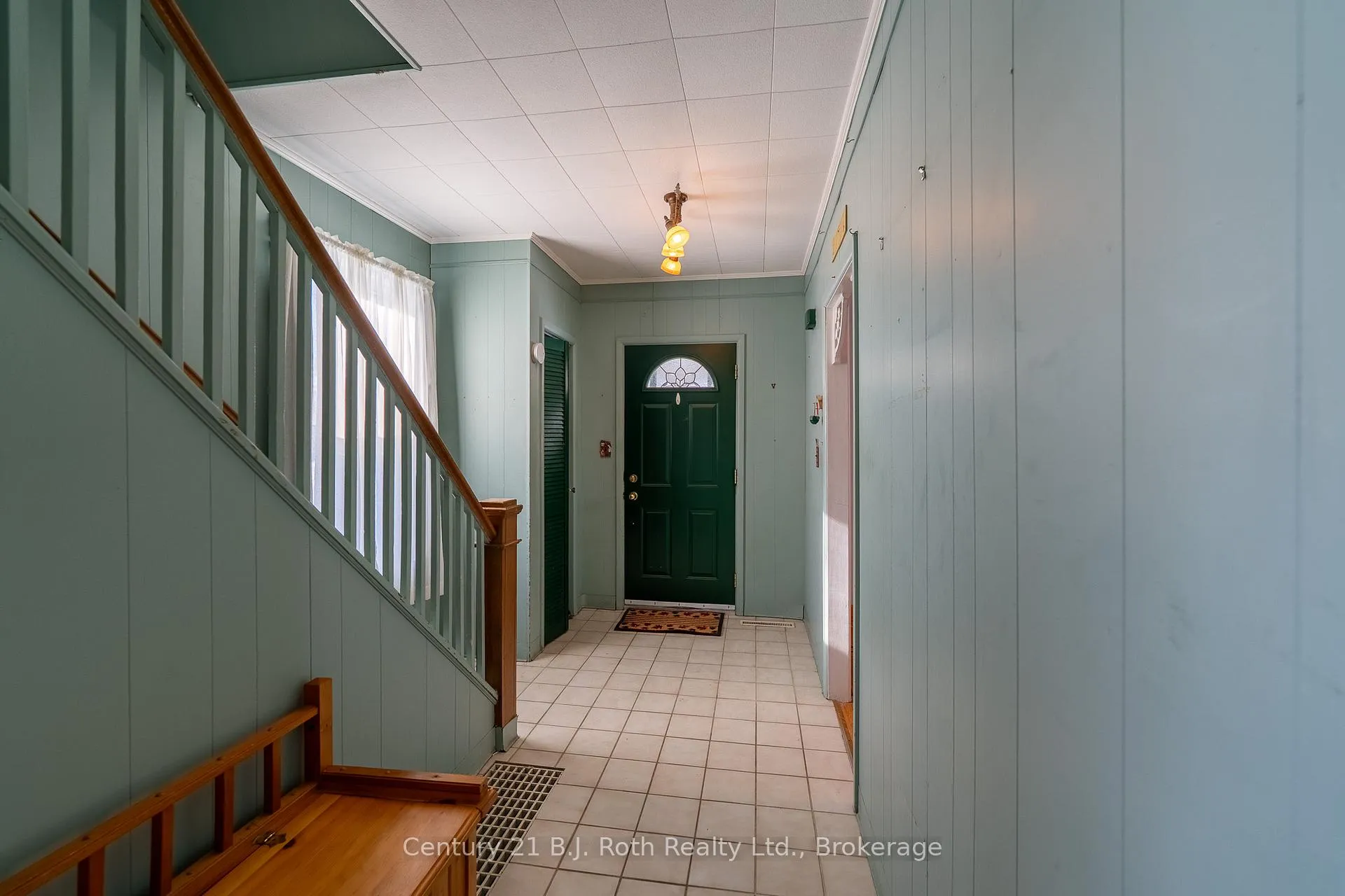 Photo 7 of 44 William Street, Orillia — HOMEH