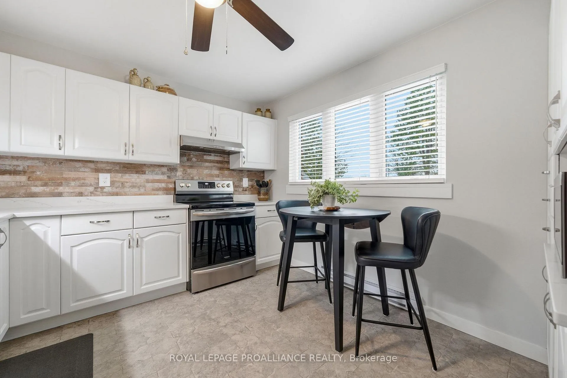 Photo 10 of Unit 3, 179 Herchimer Avenue, Belleville, Belleville Ward — HOMEH
