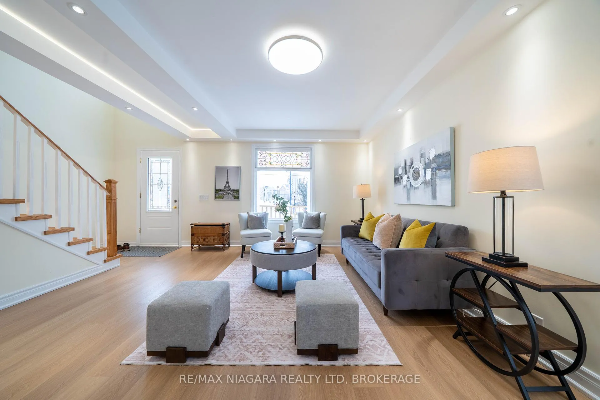 Photo 8 of 5802 Peer Street, Niagara Falls, Dorchester — HOMEH