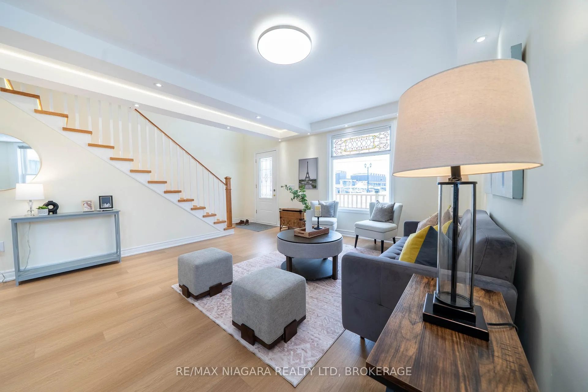 Photo 9 of 5802 Peer Street, Niagara Falls, Dorchester — HOMEH