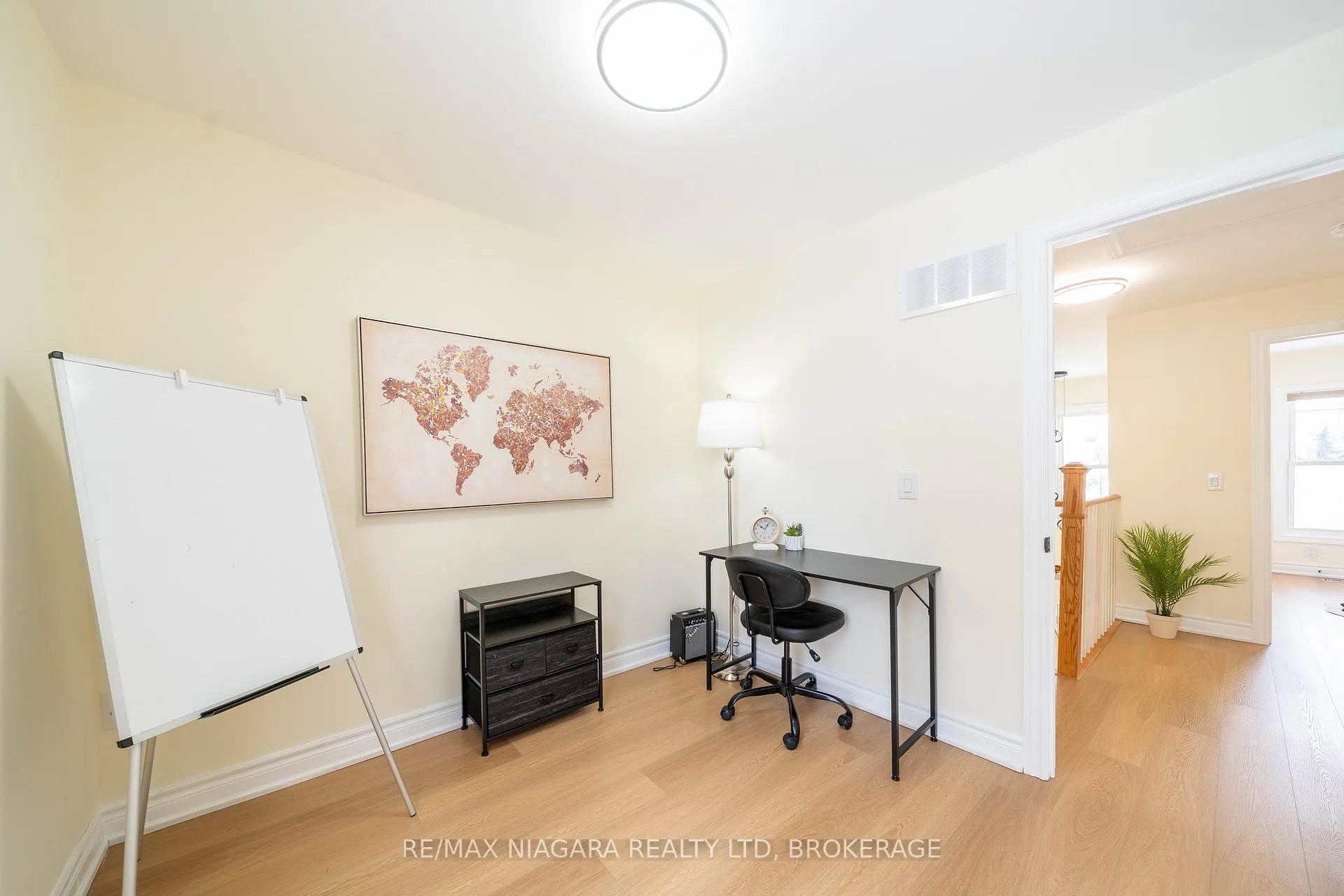 Photo 21 of 5802 Peer Street, Niagara Falls, Dorchester — HOMEH