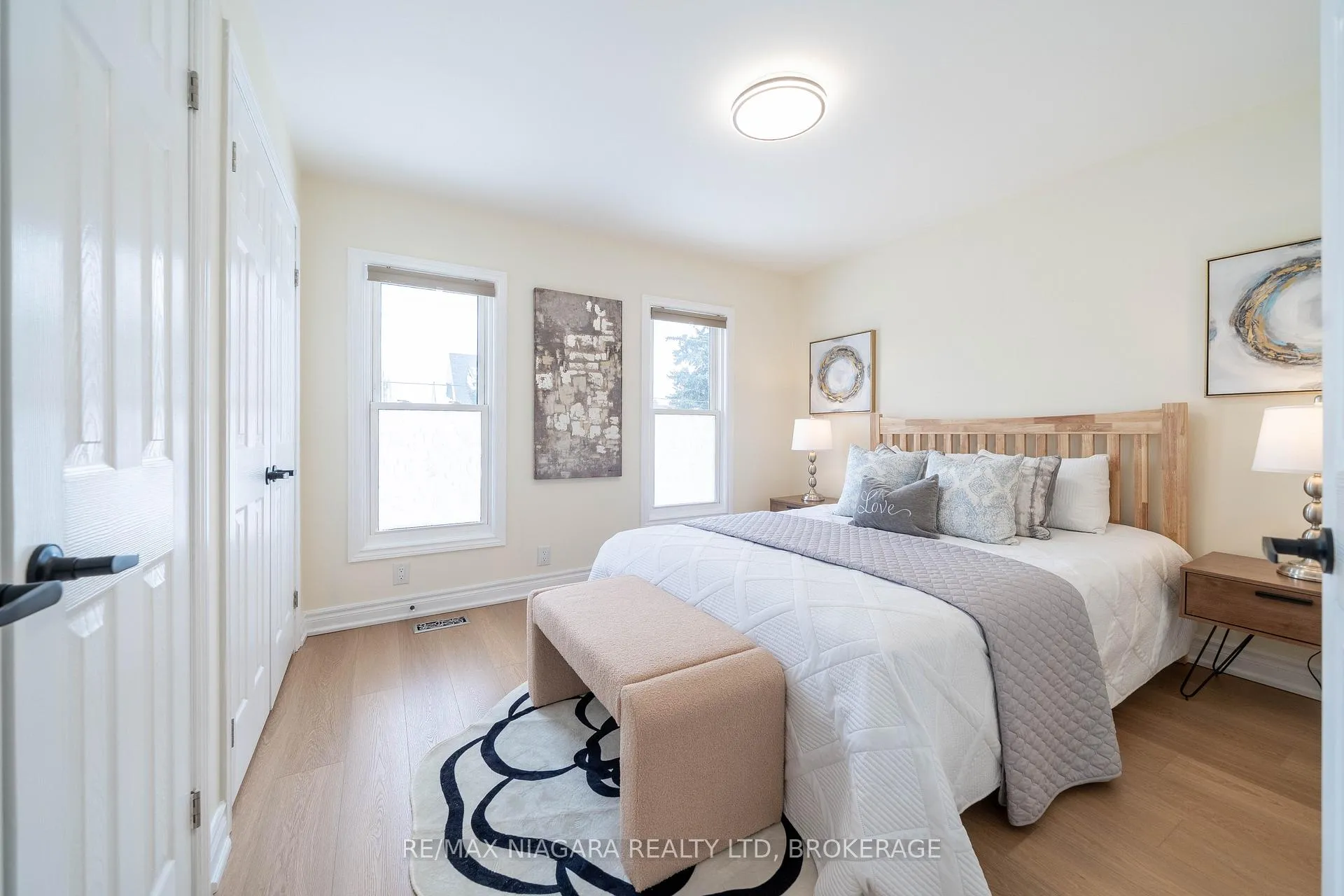 Photo 26 of 5802 Peer Street, Niagara Falls, Dorchester — HOMEH
